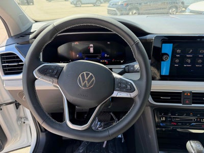 2026 Volkswagen Taos SE