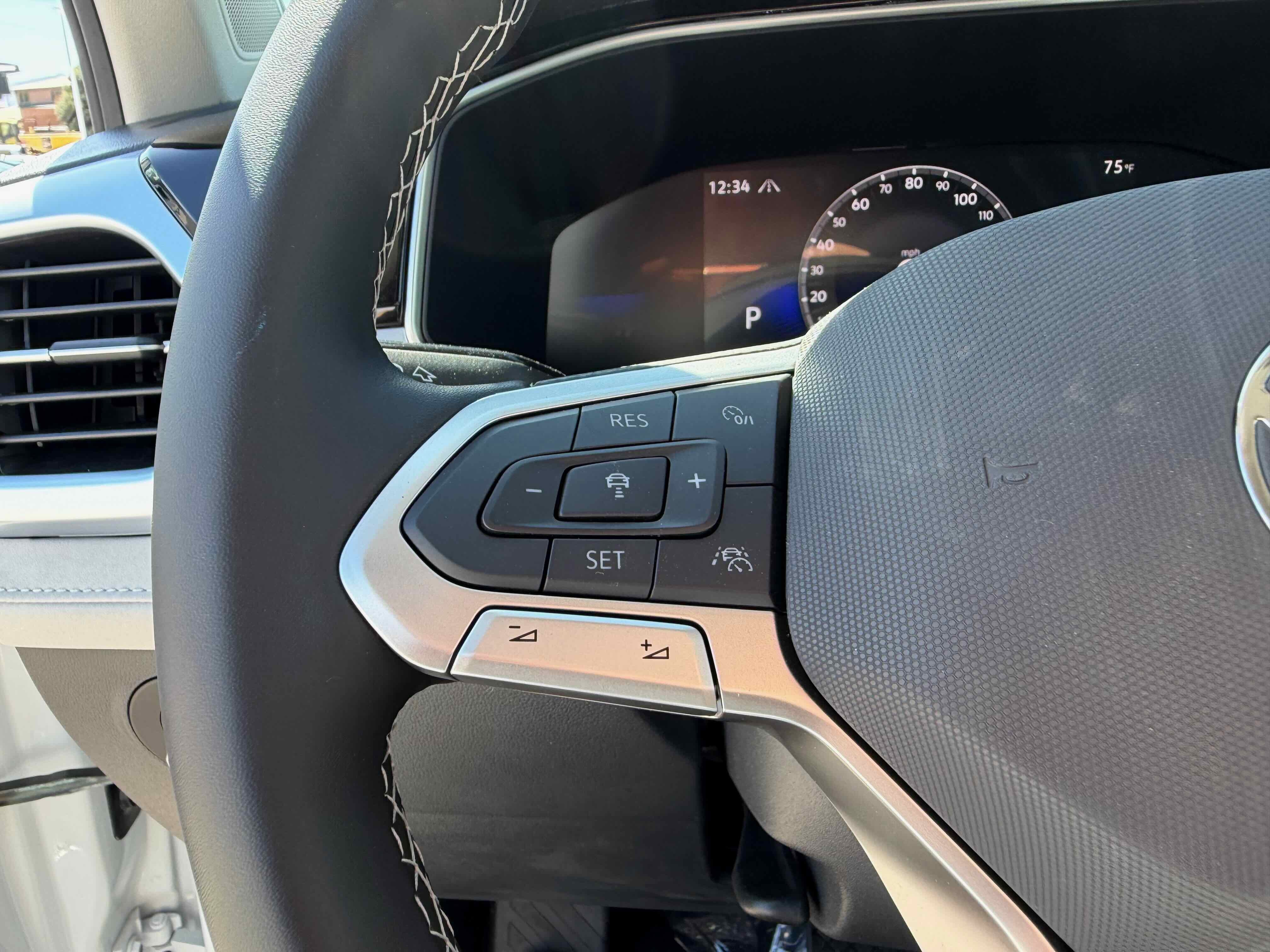 2026 Volkswagen Taos SE