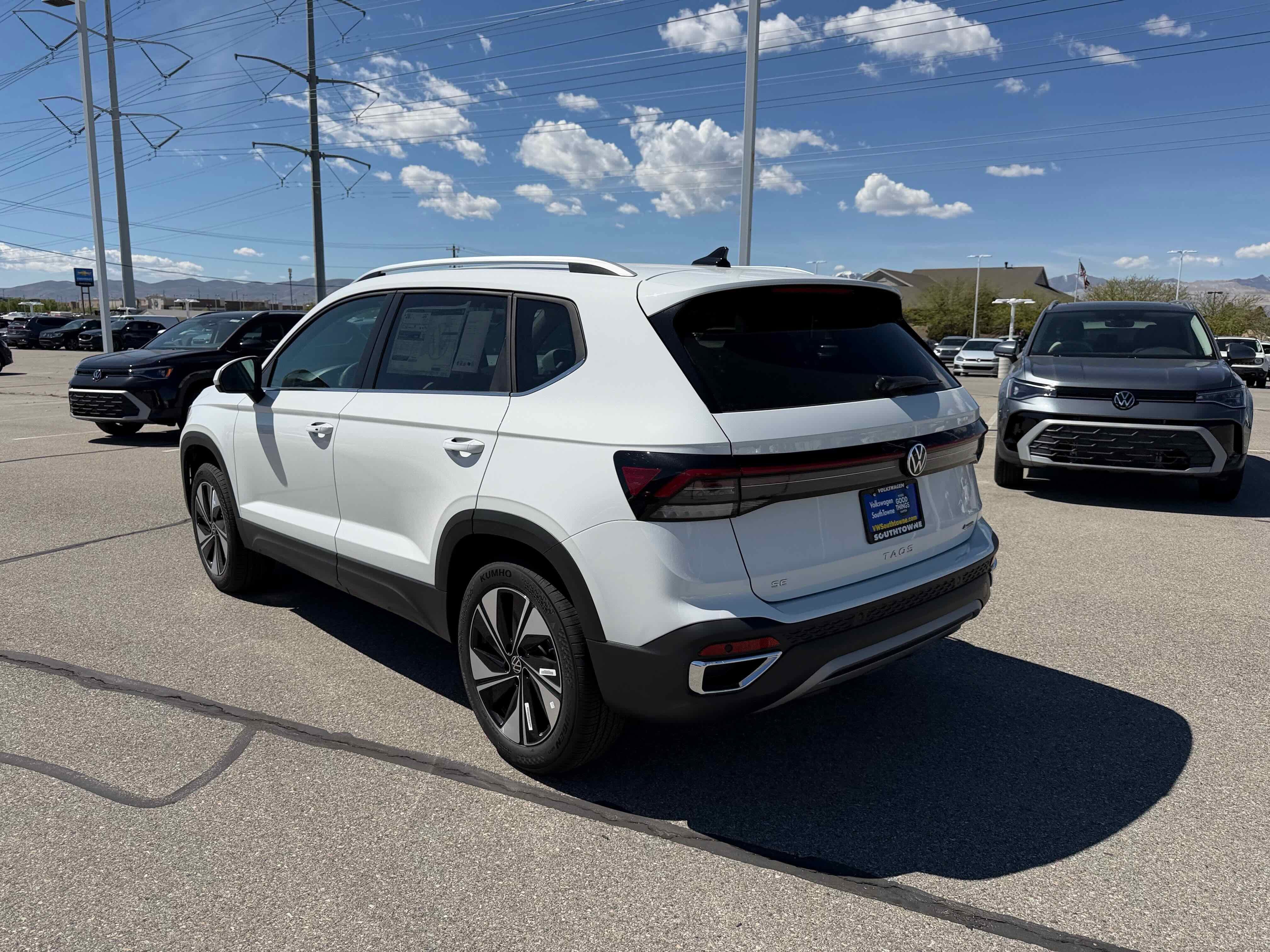 2026 Volkswagen Taos SE