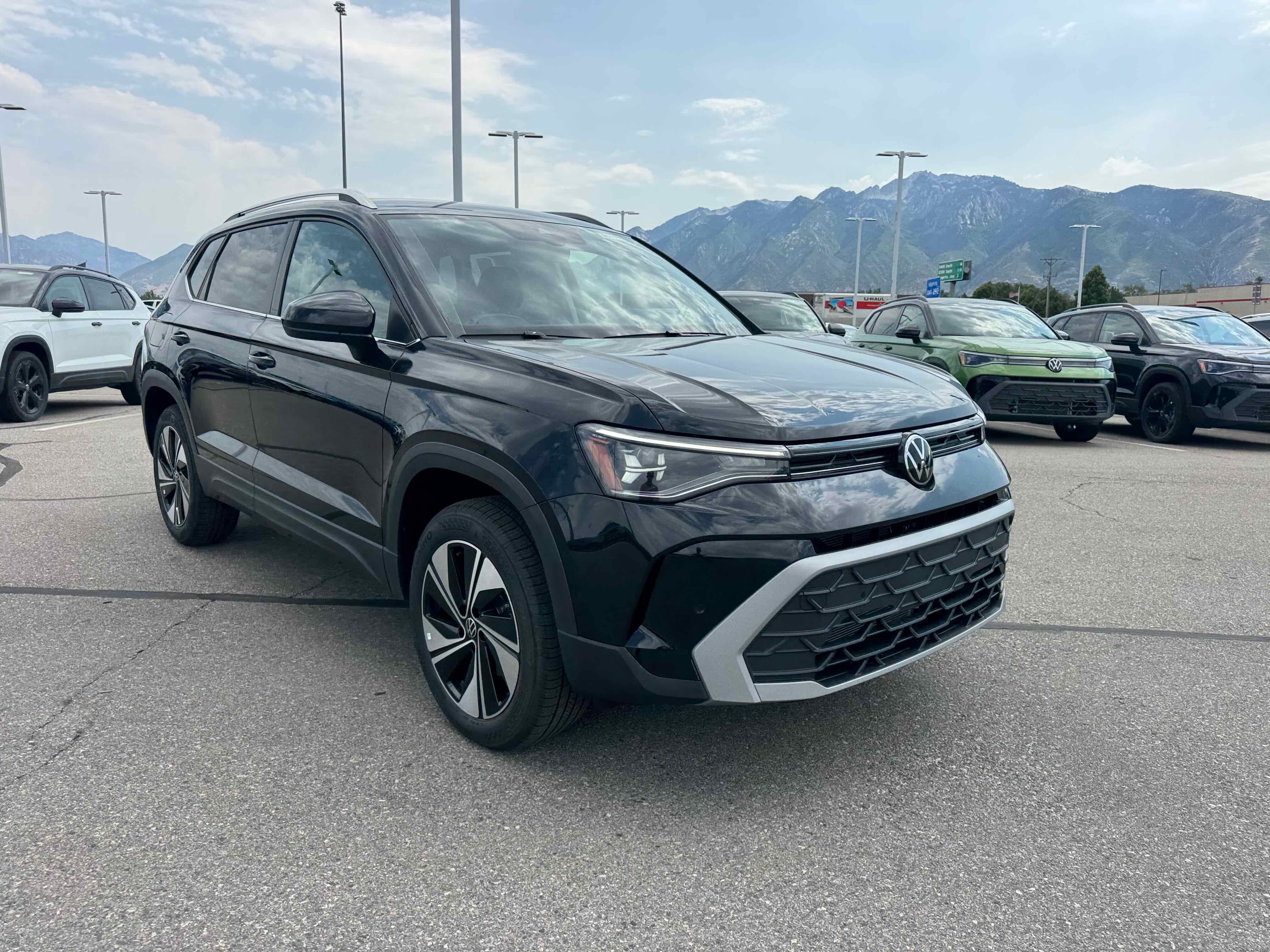 2025 Volkswagen Taos SE