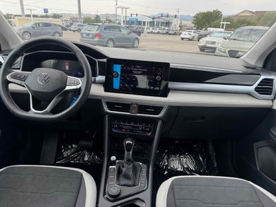 2025 Volkswagen Taos SE