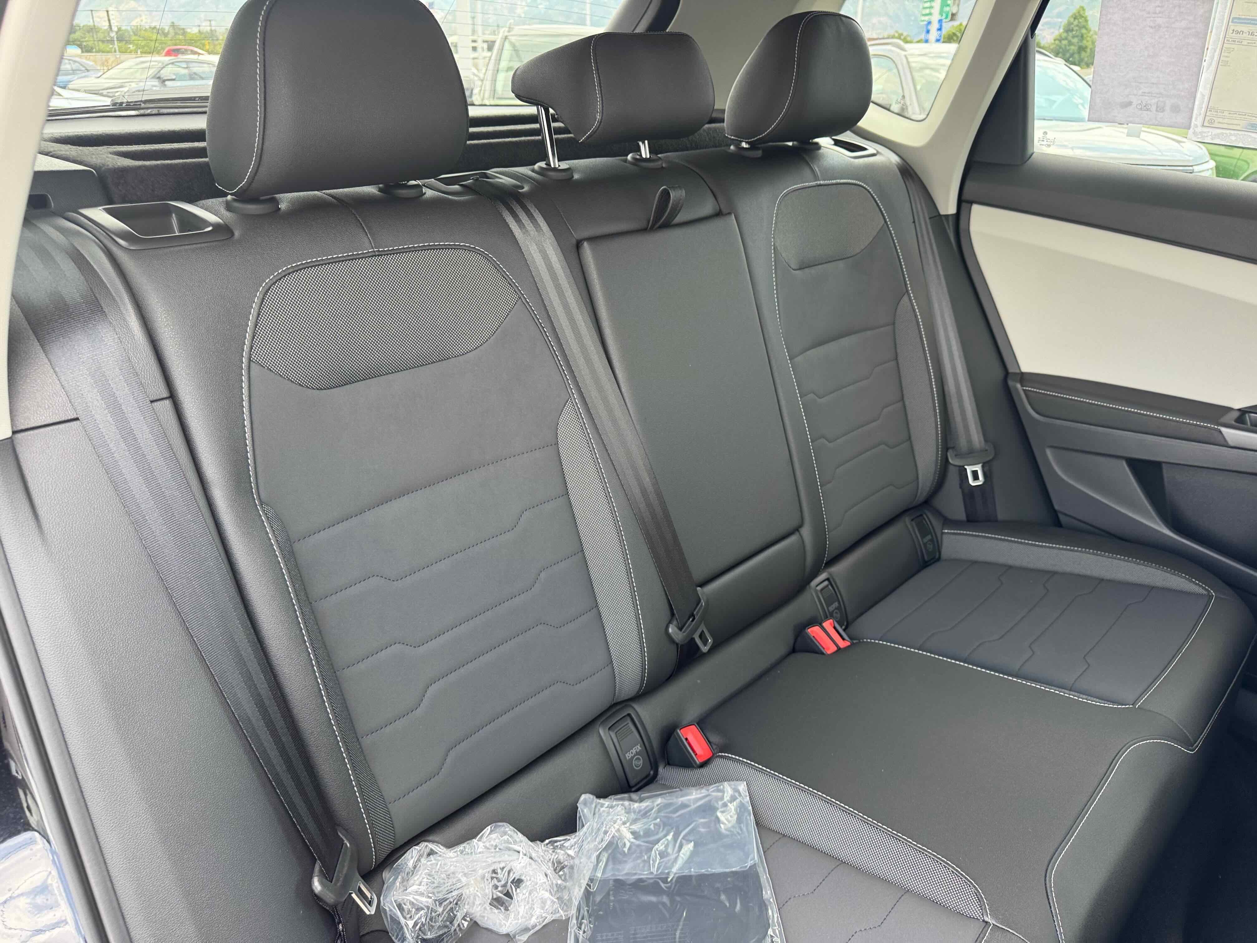 2025 Volkswagen Taos SE