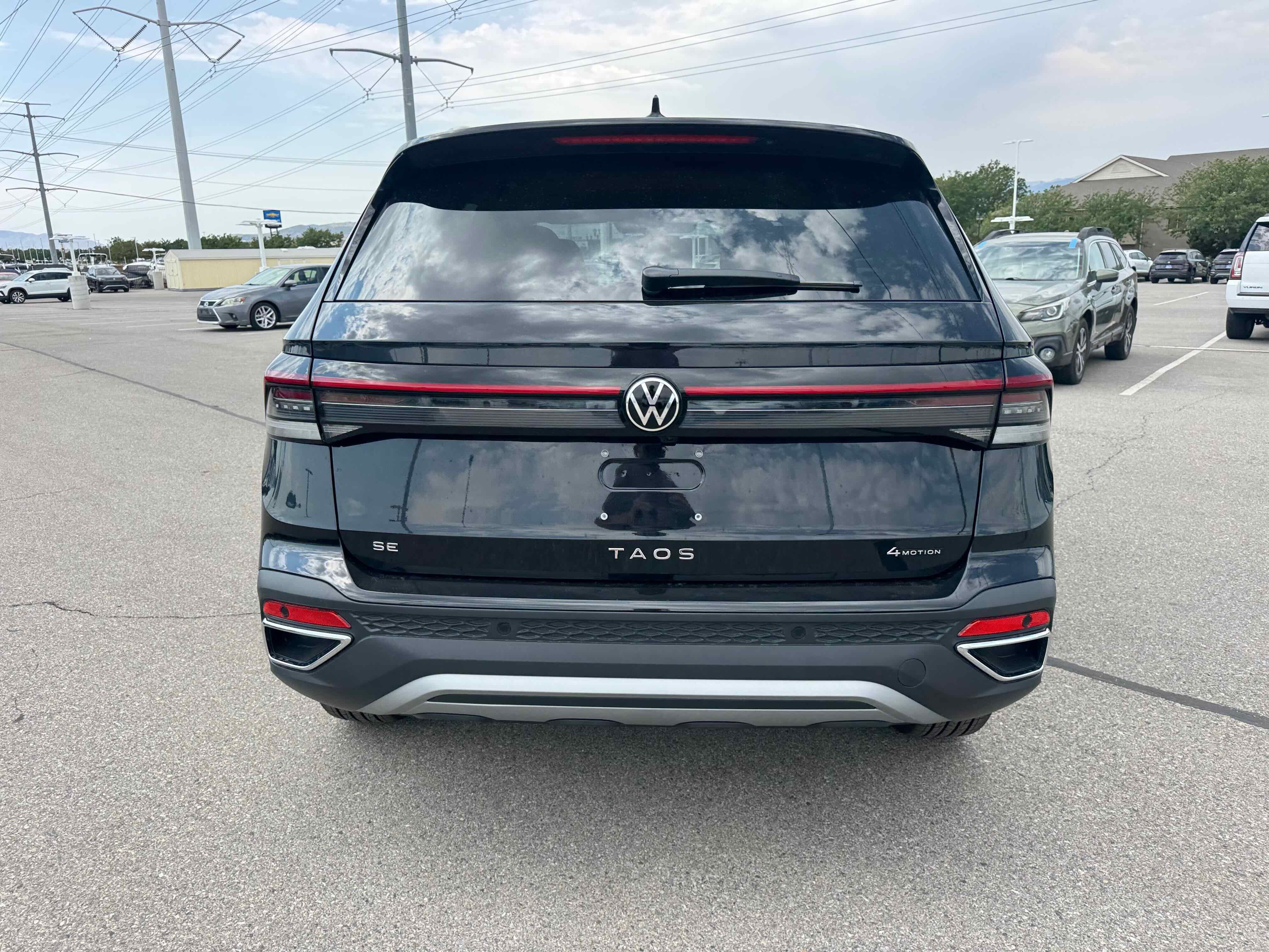 2025 Volkswagen Taos SE