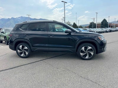 2025 Volkswagen Taos SE