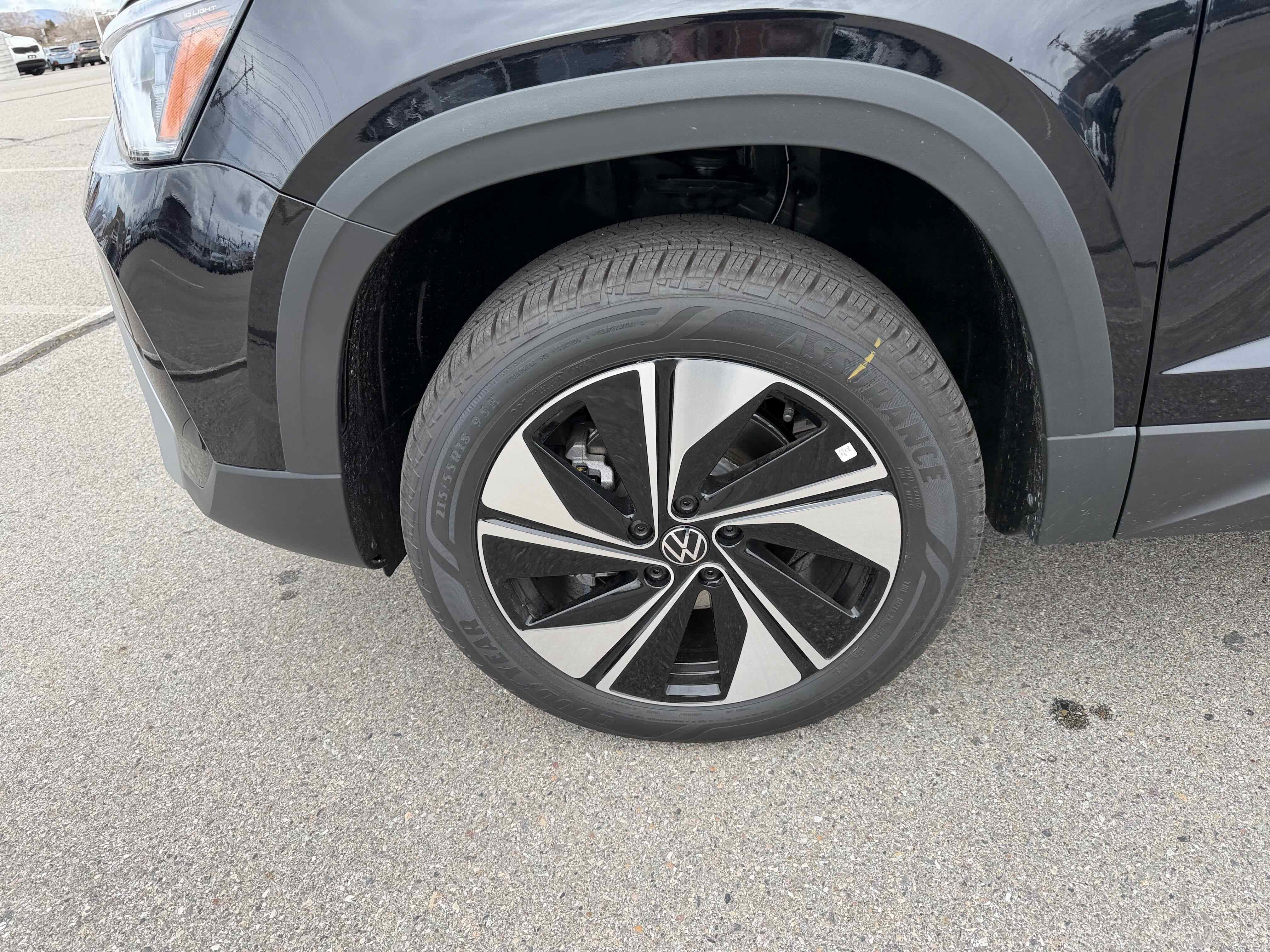 2026 Volkswagen Taos SE