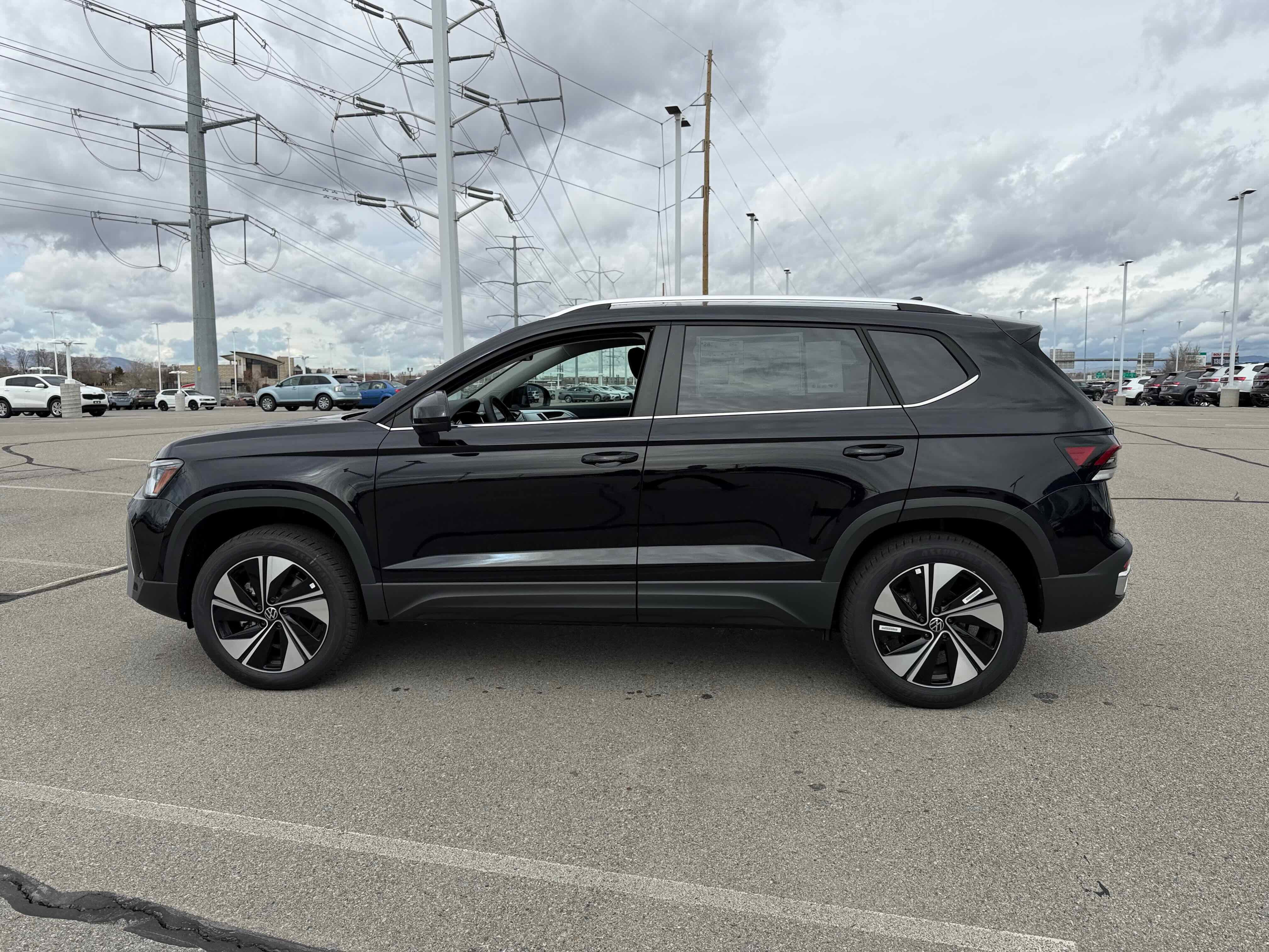 2026 Volkswagen Taos SE