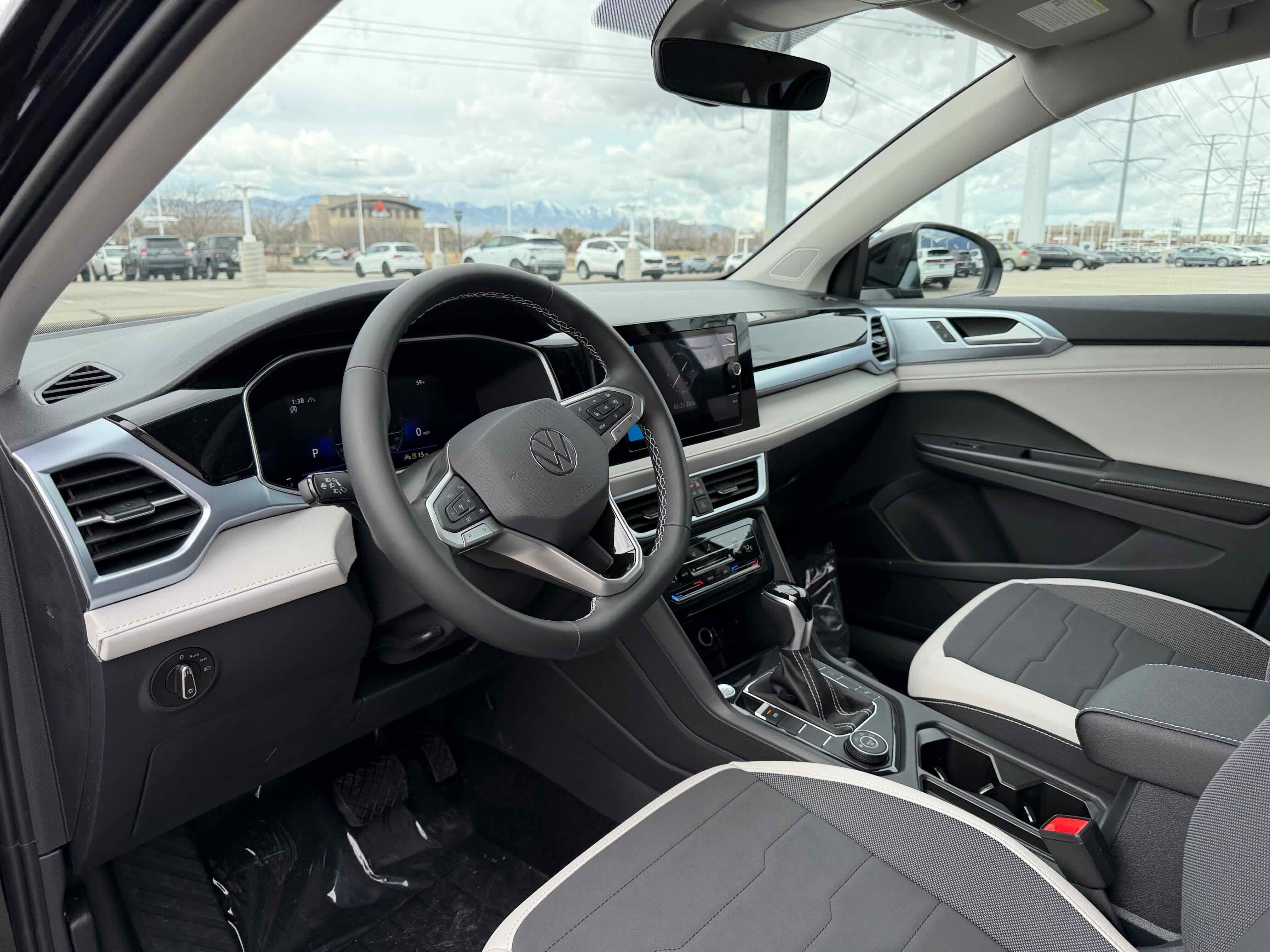 2026 Volkswagen Taos SE