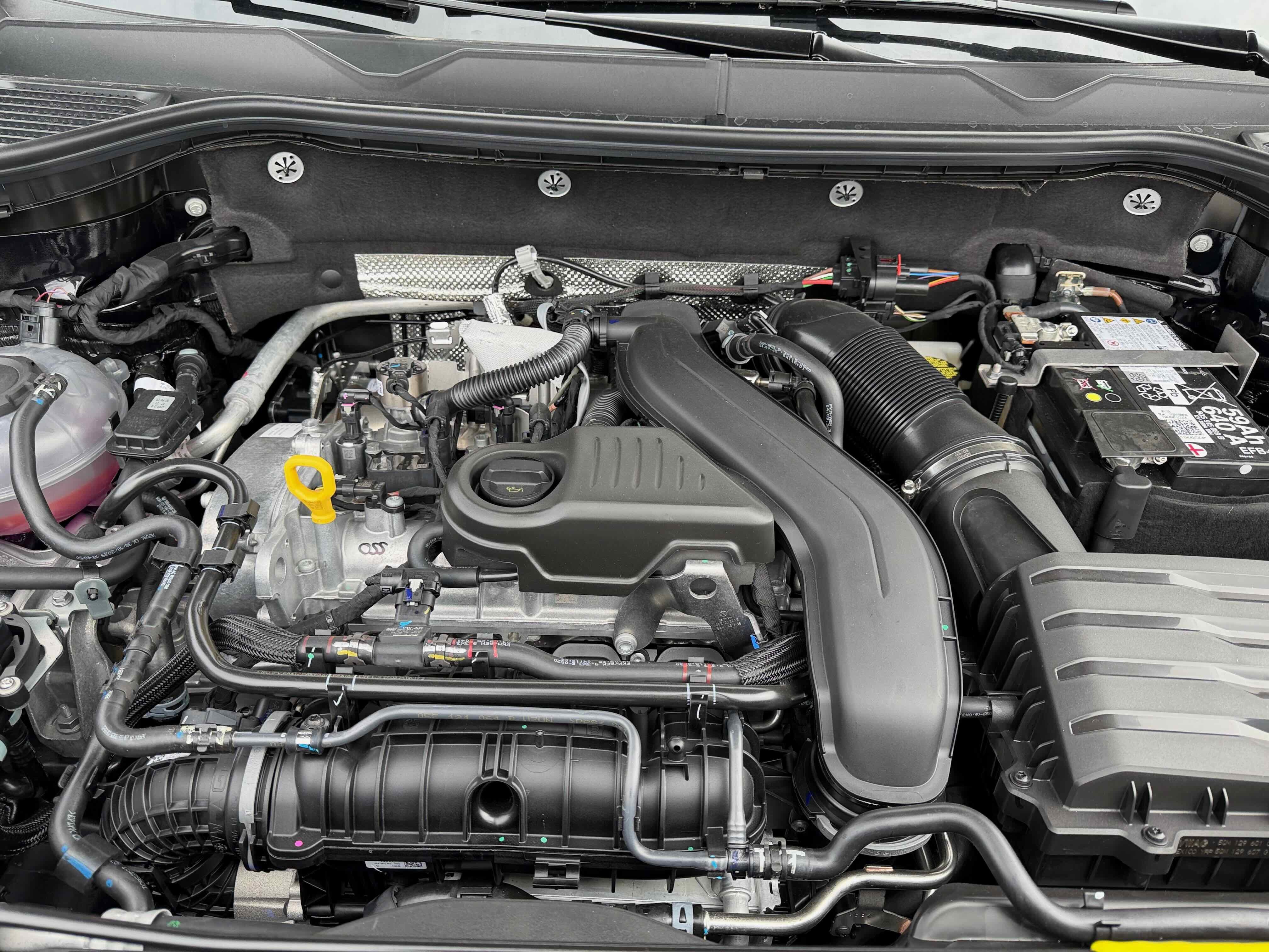 2026 Volkswagen Taos SE