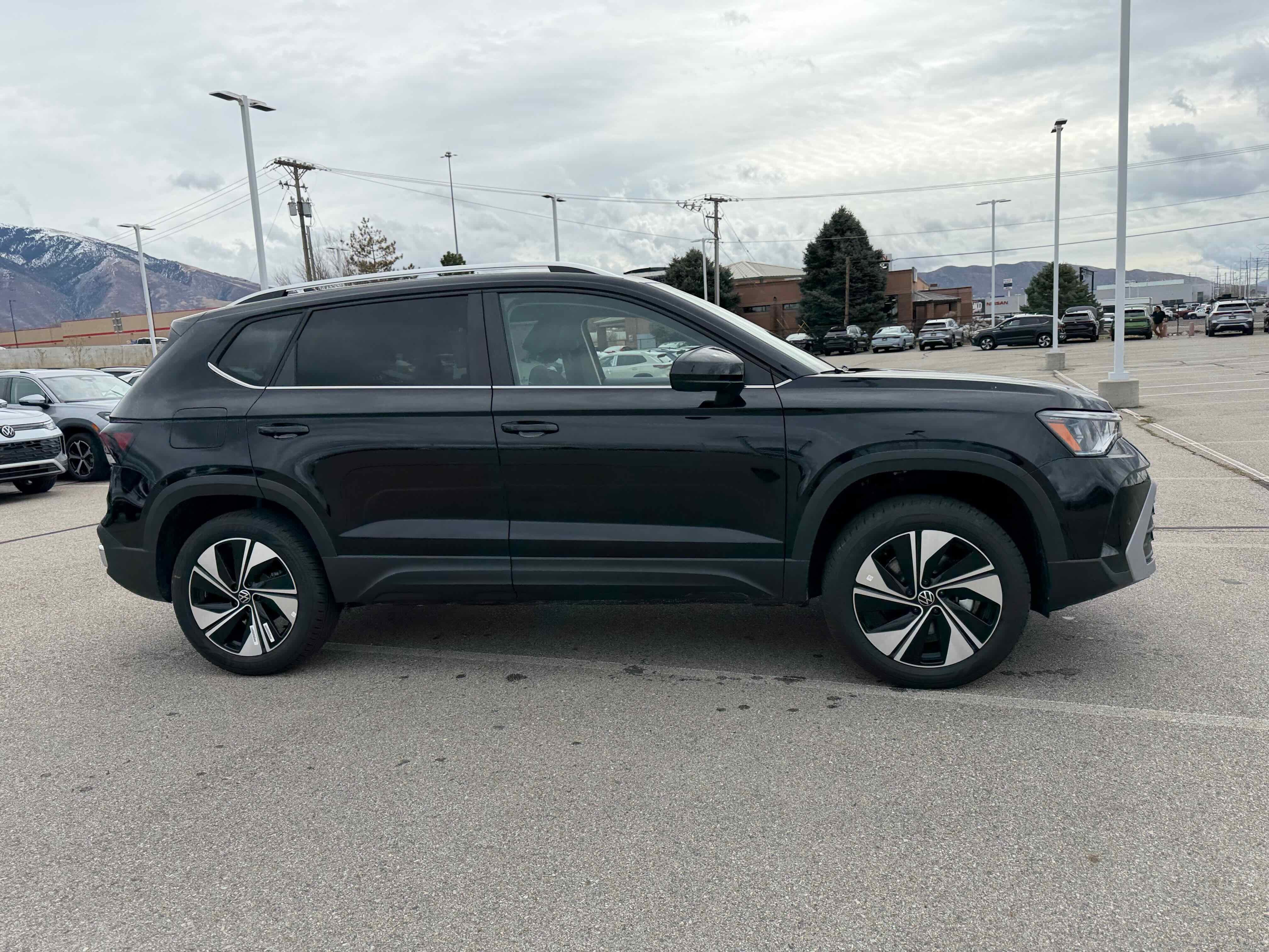 2026 Volkswagen Taos SE