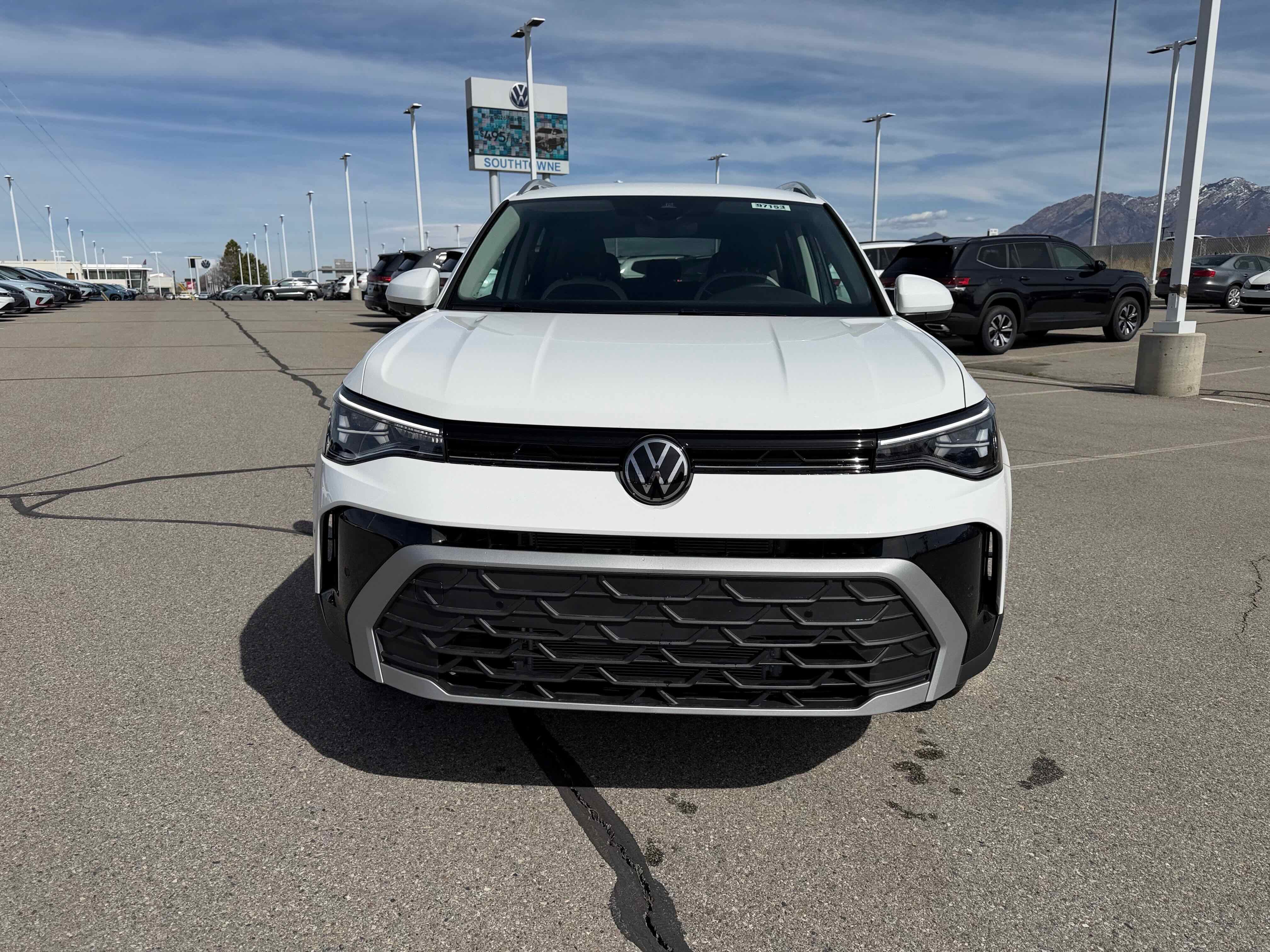 2026 Volkswagen Taos SE
