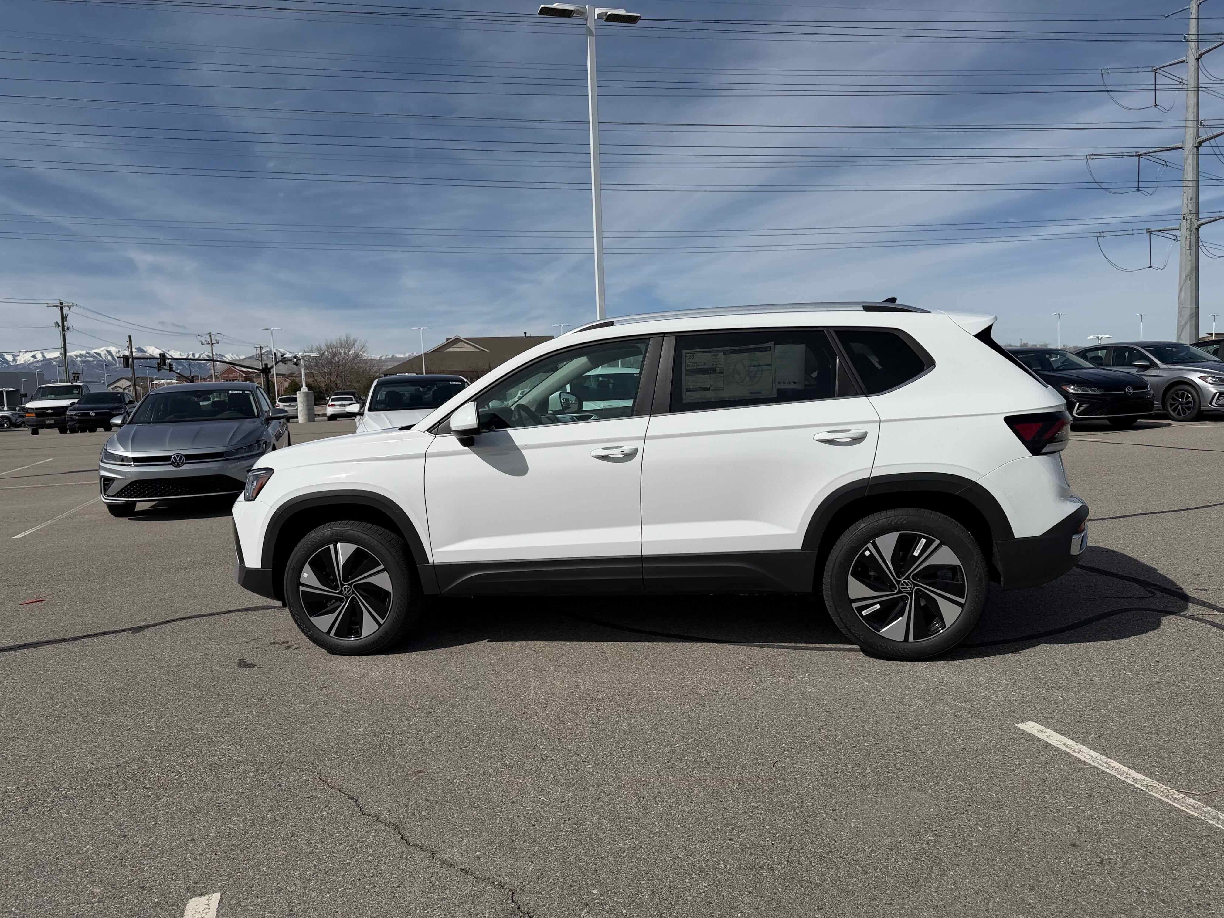 2026 Volkswagen Taos SE