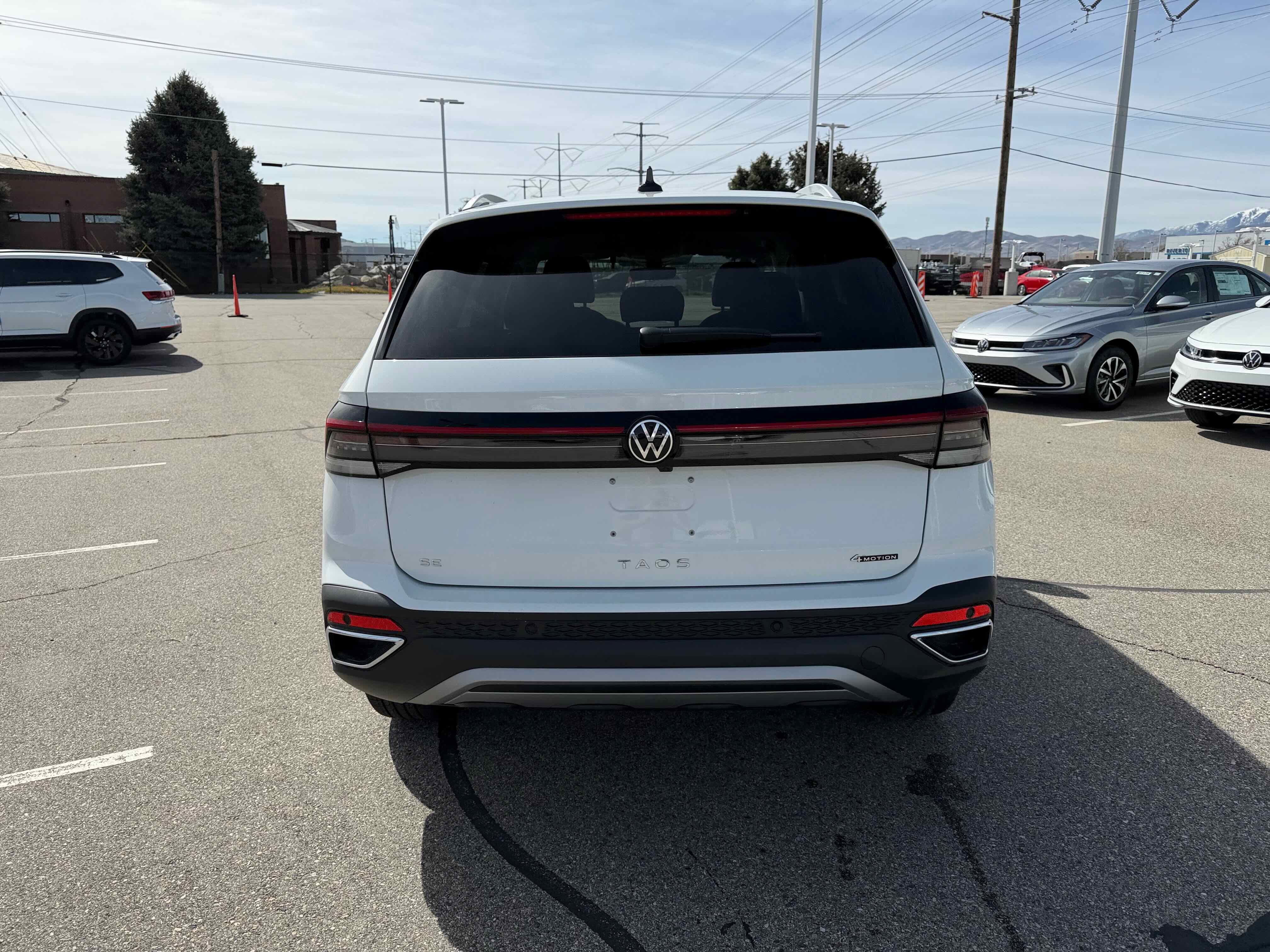 2026 Volkswagen Taos SE