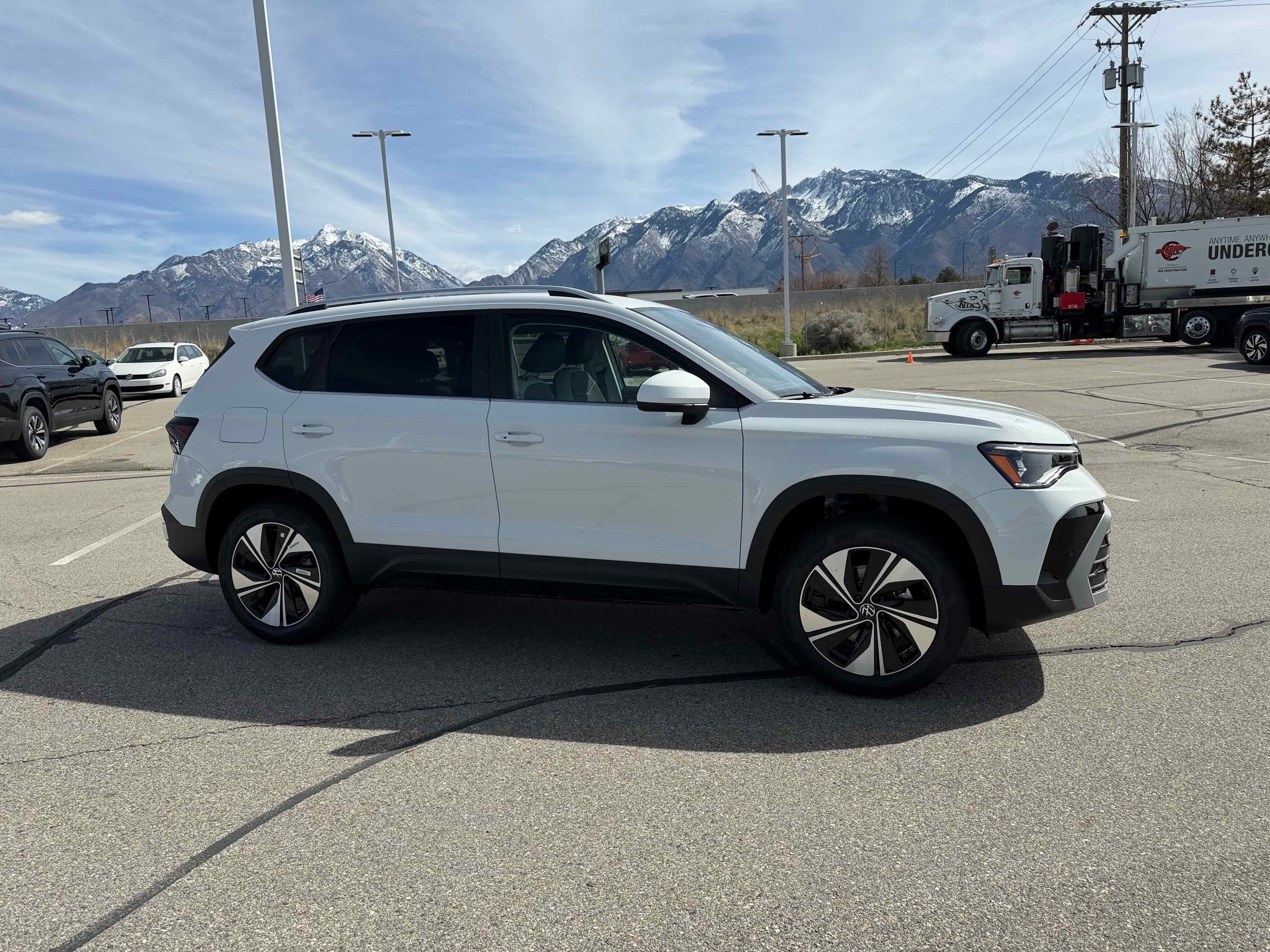 2026 Volkswagen Taos SE