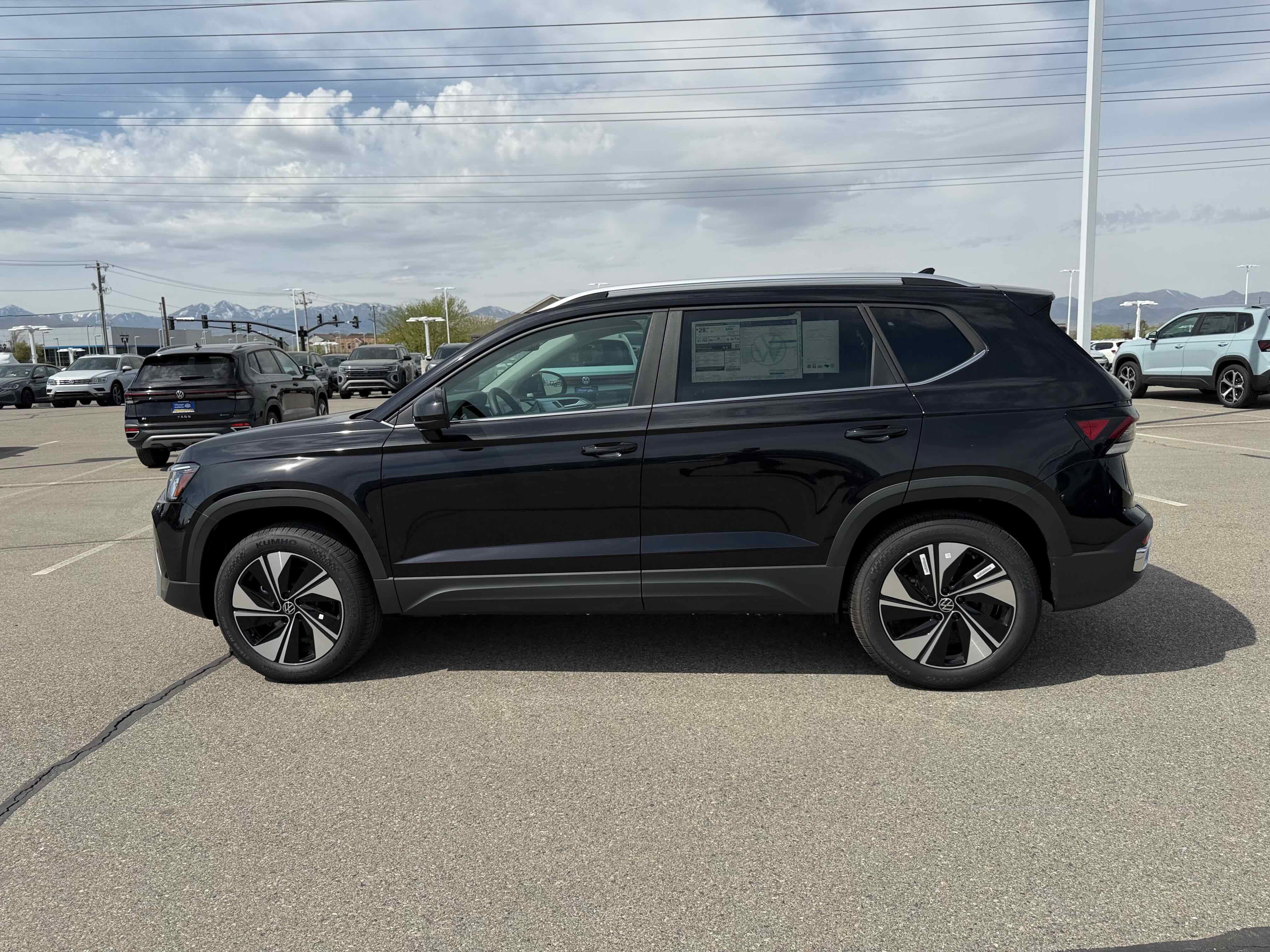 2026 Volkswagen Taos SE