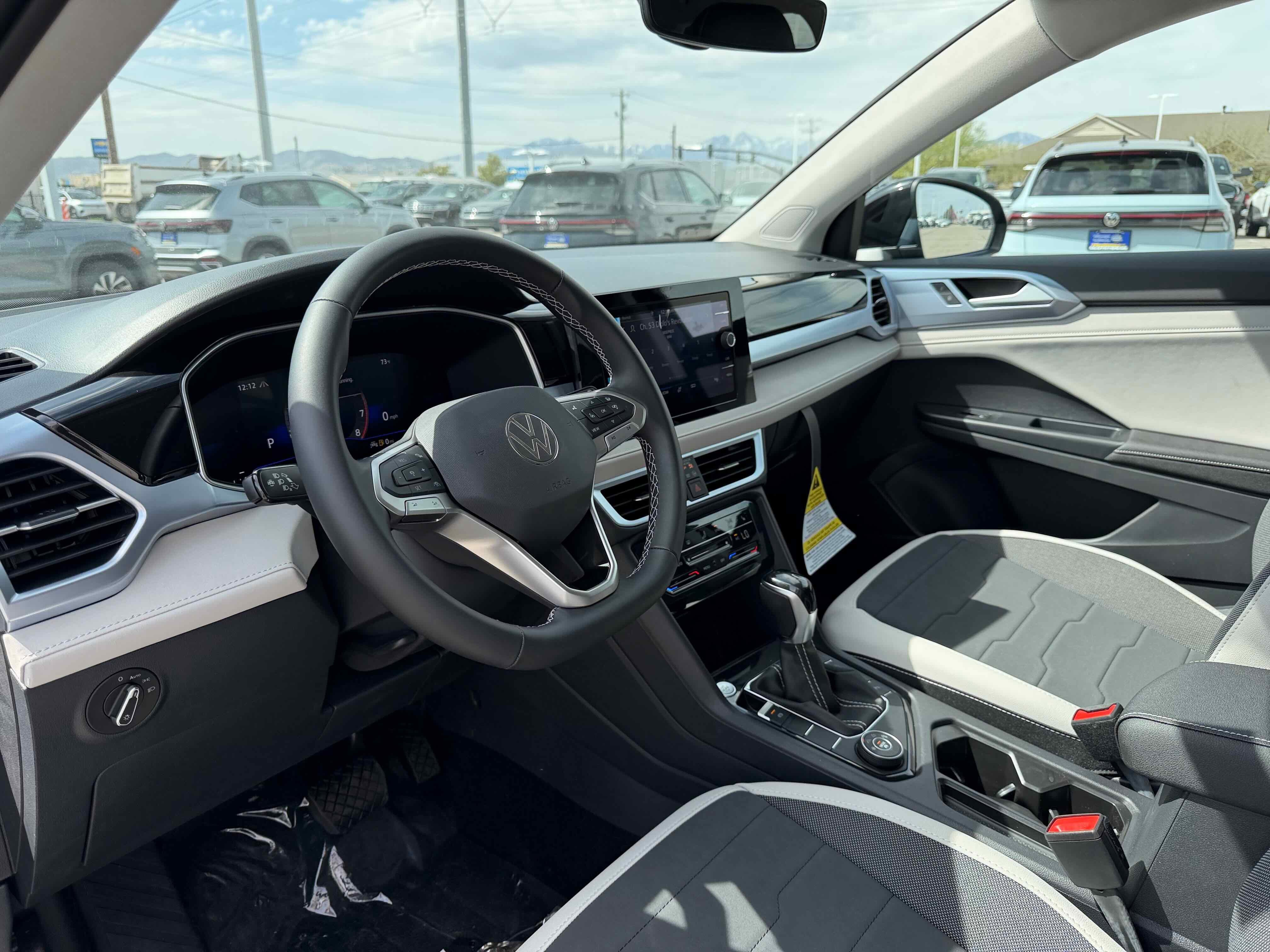 2026 Volkswagen Taos SE