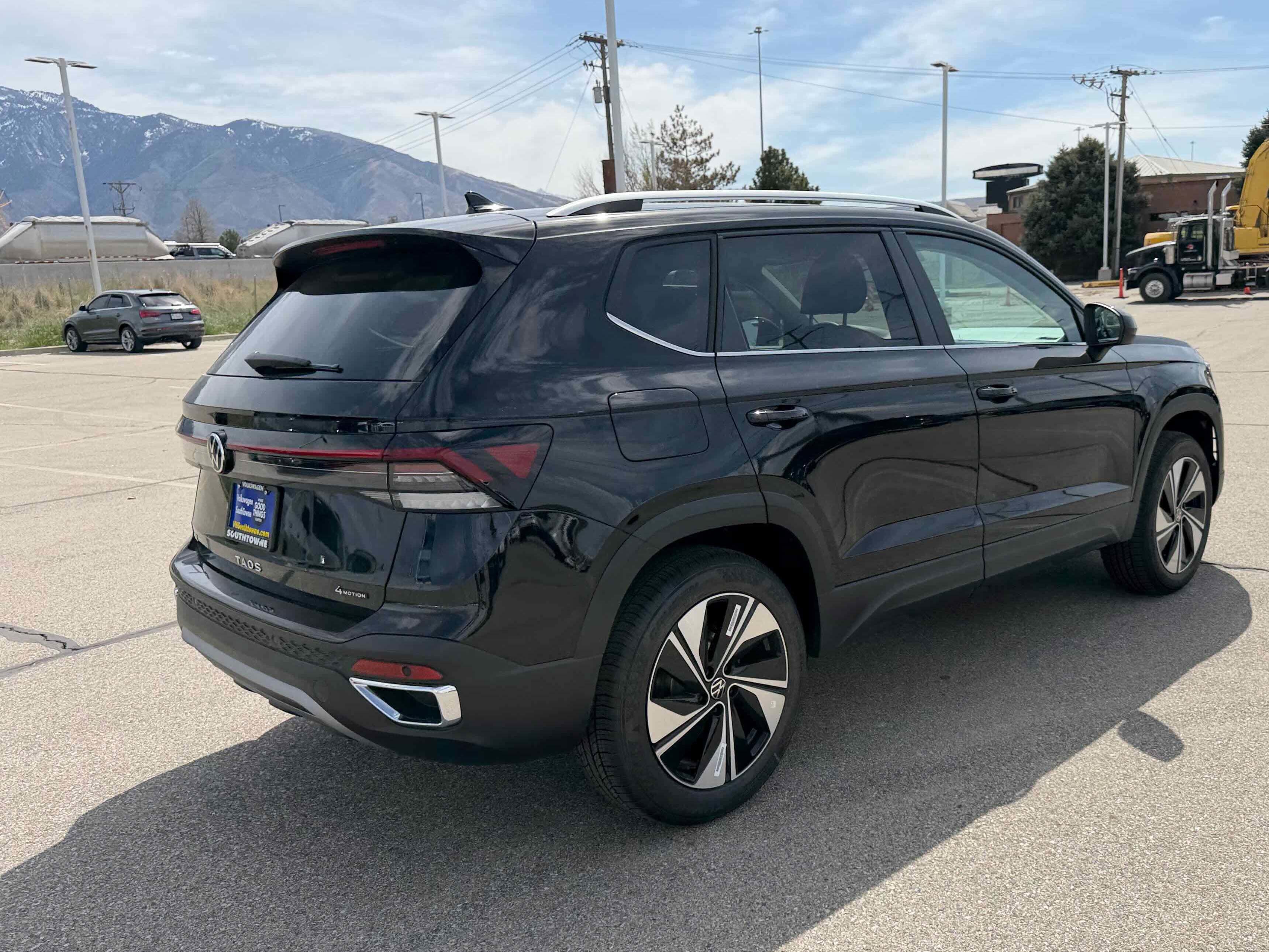 2026 Volkswagen Taos SE
