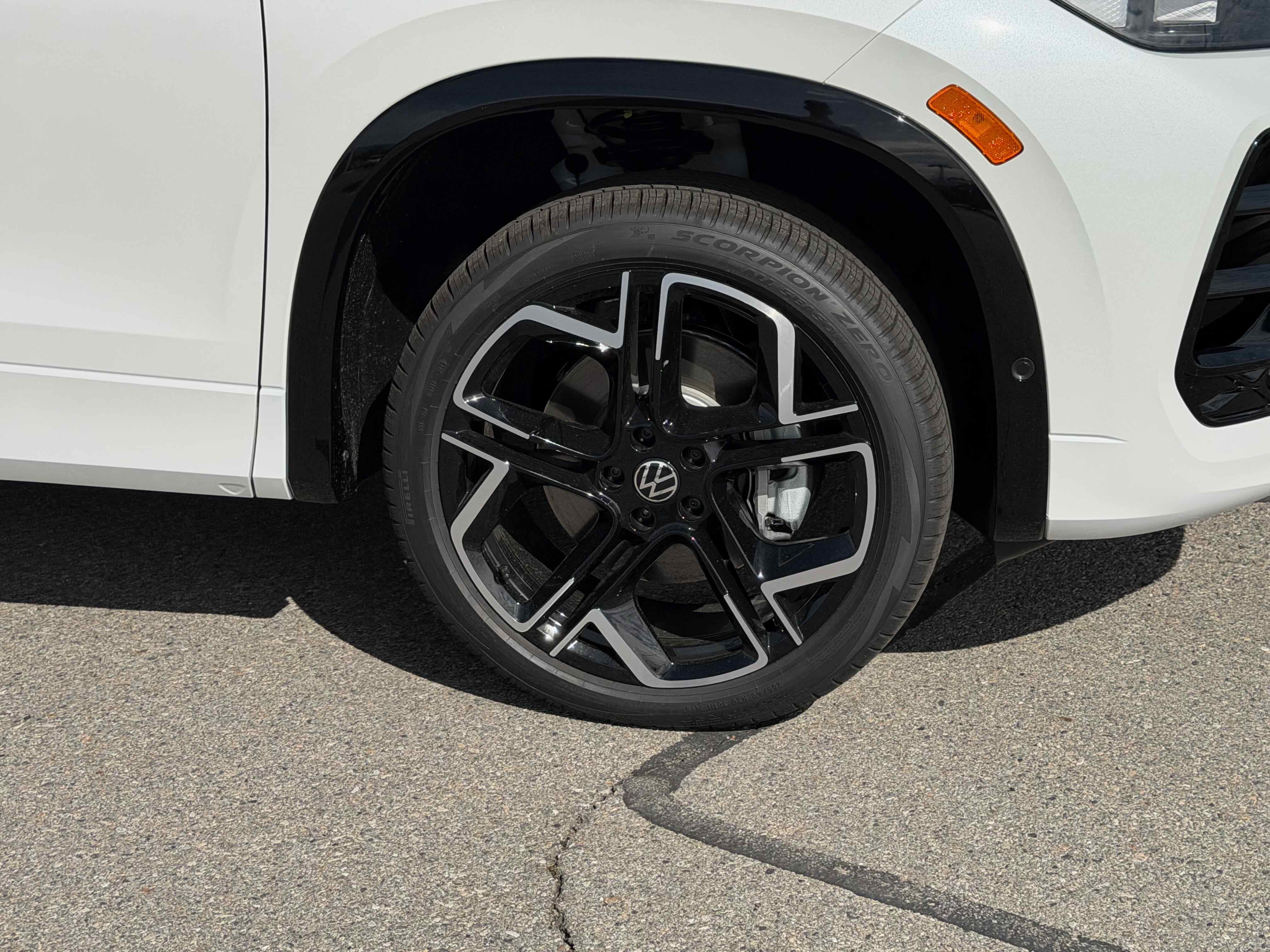 2026 Volkswagen Tiguan SEL R-Line Turbo