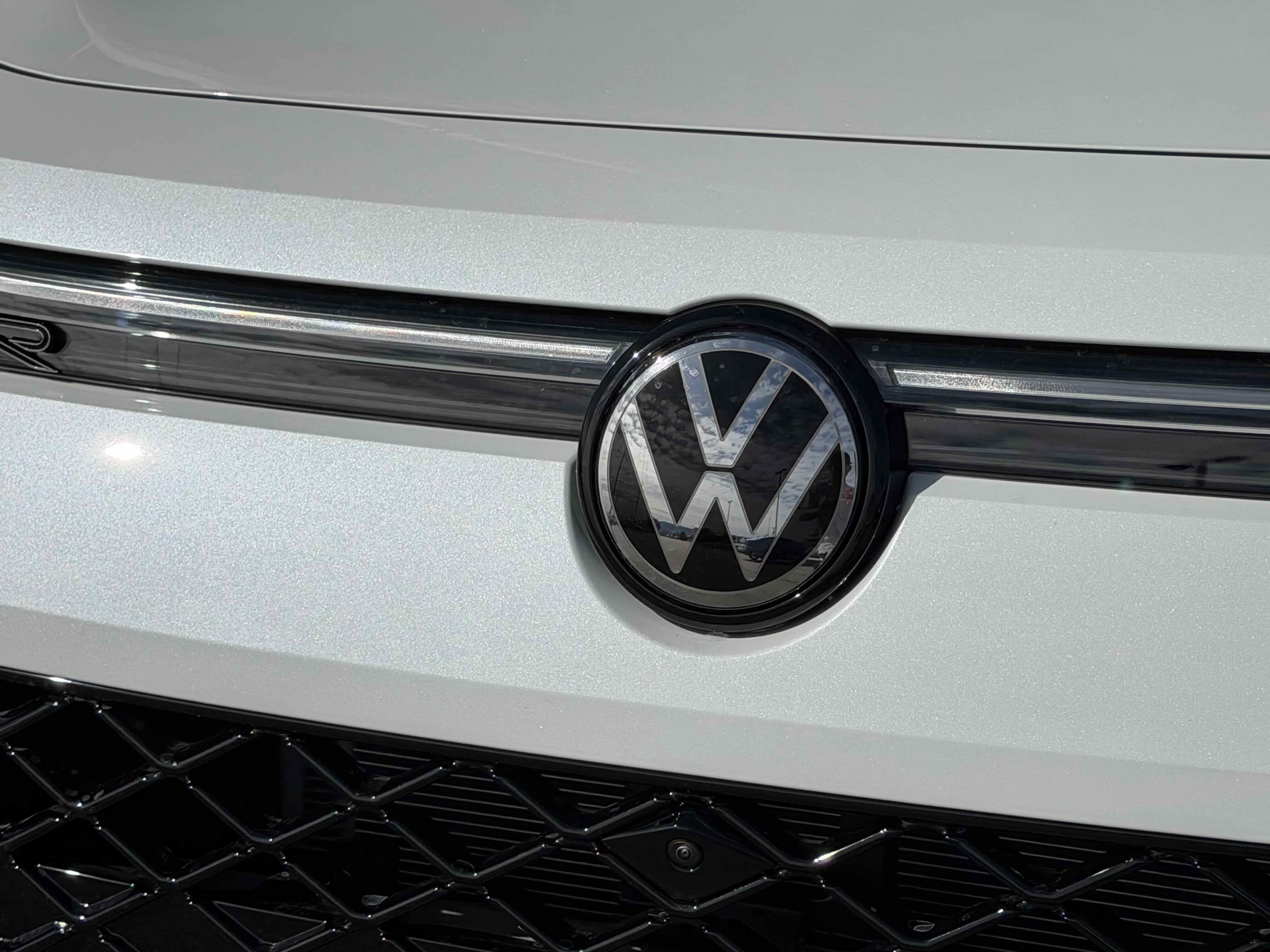 2026 Volkswagen Tiguan SEL R-Line Turbo