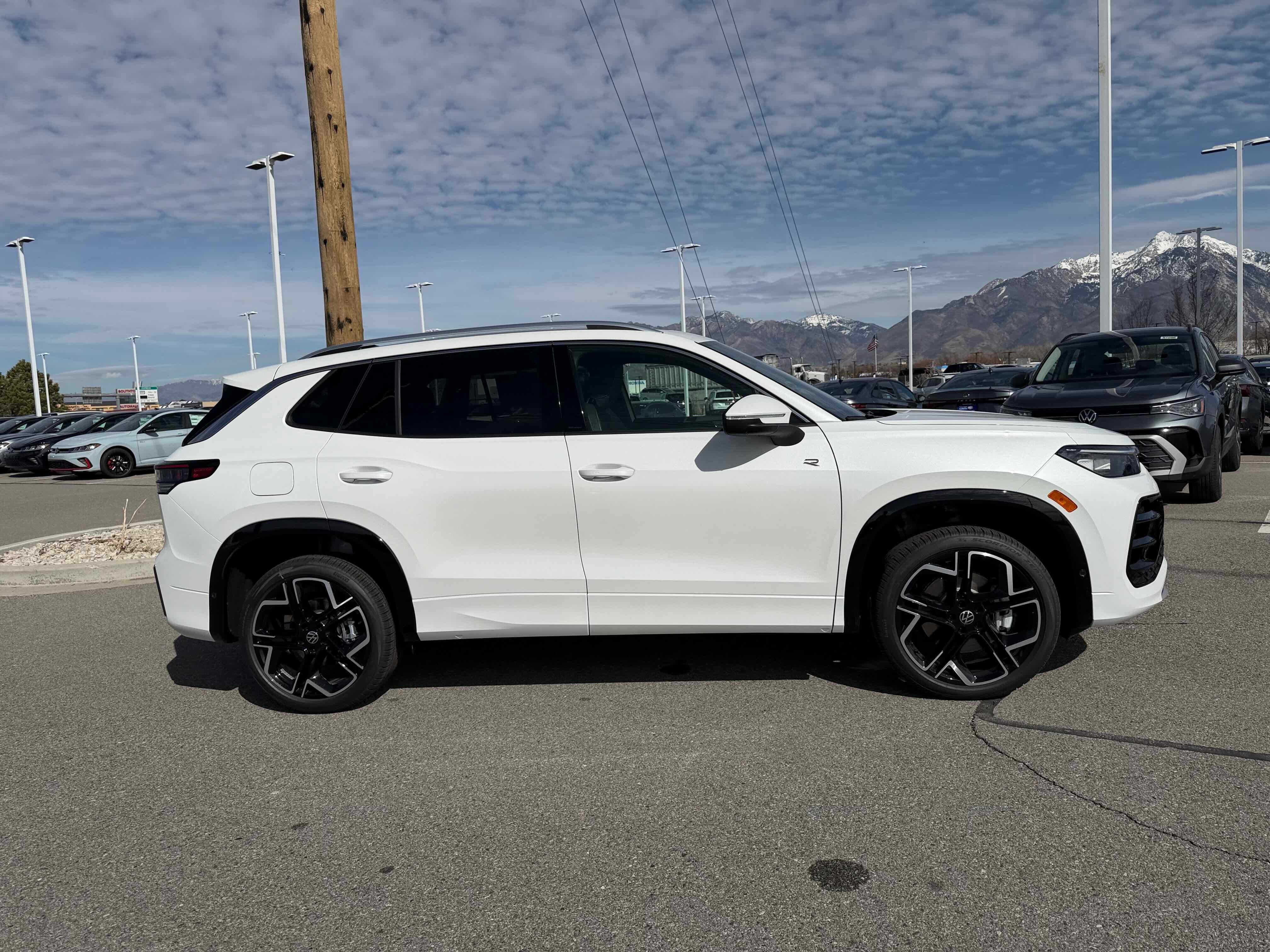 2026 Volkswagen Tiguan SEL R-Line Turbo