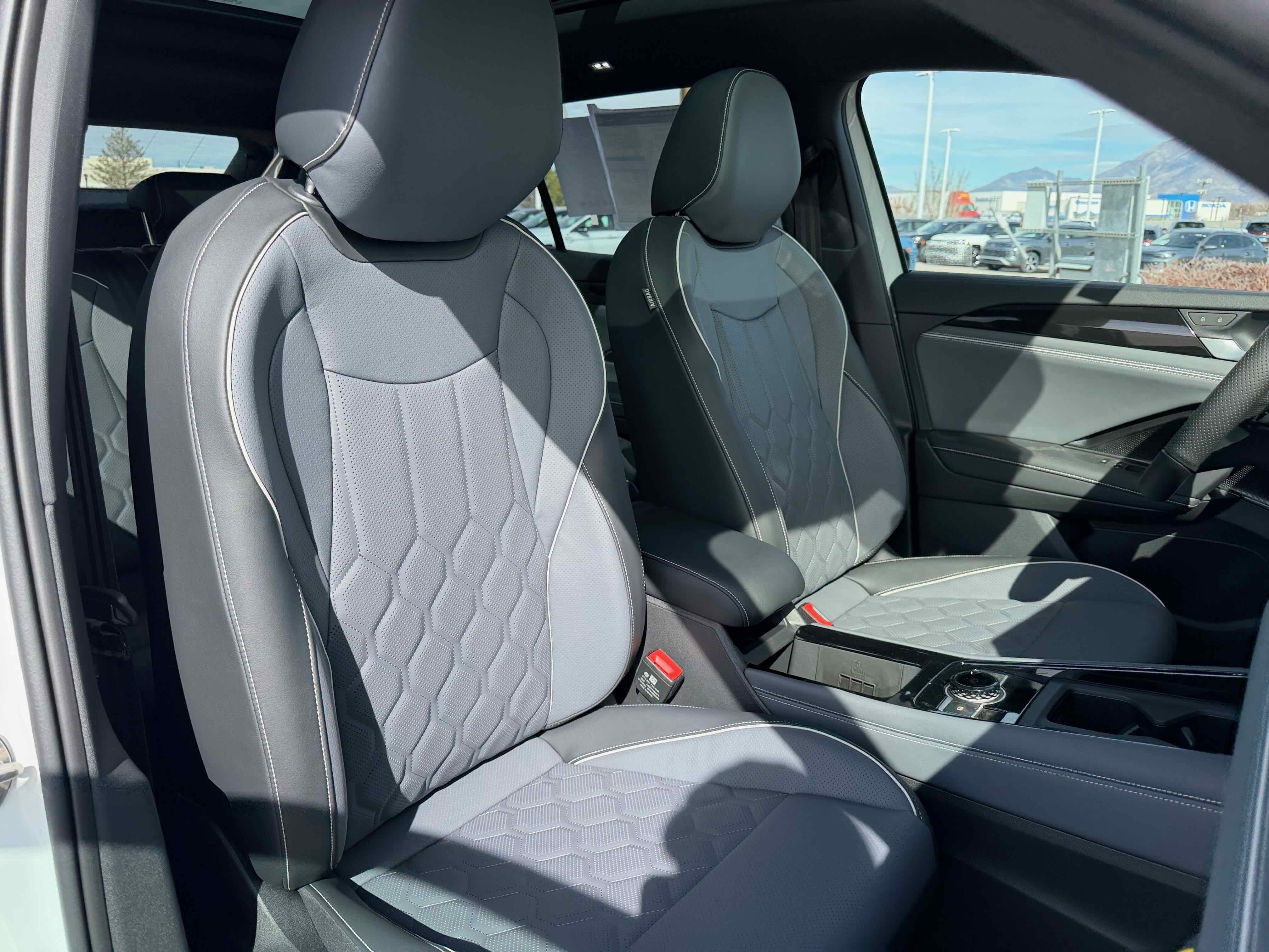 2026 Volkswagen Tiguan SEL R-Line Turbo