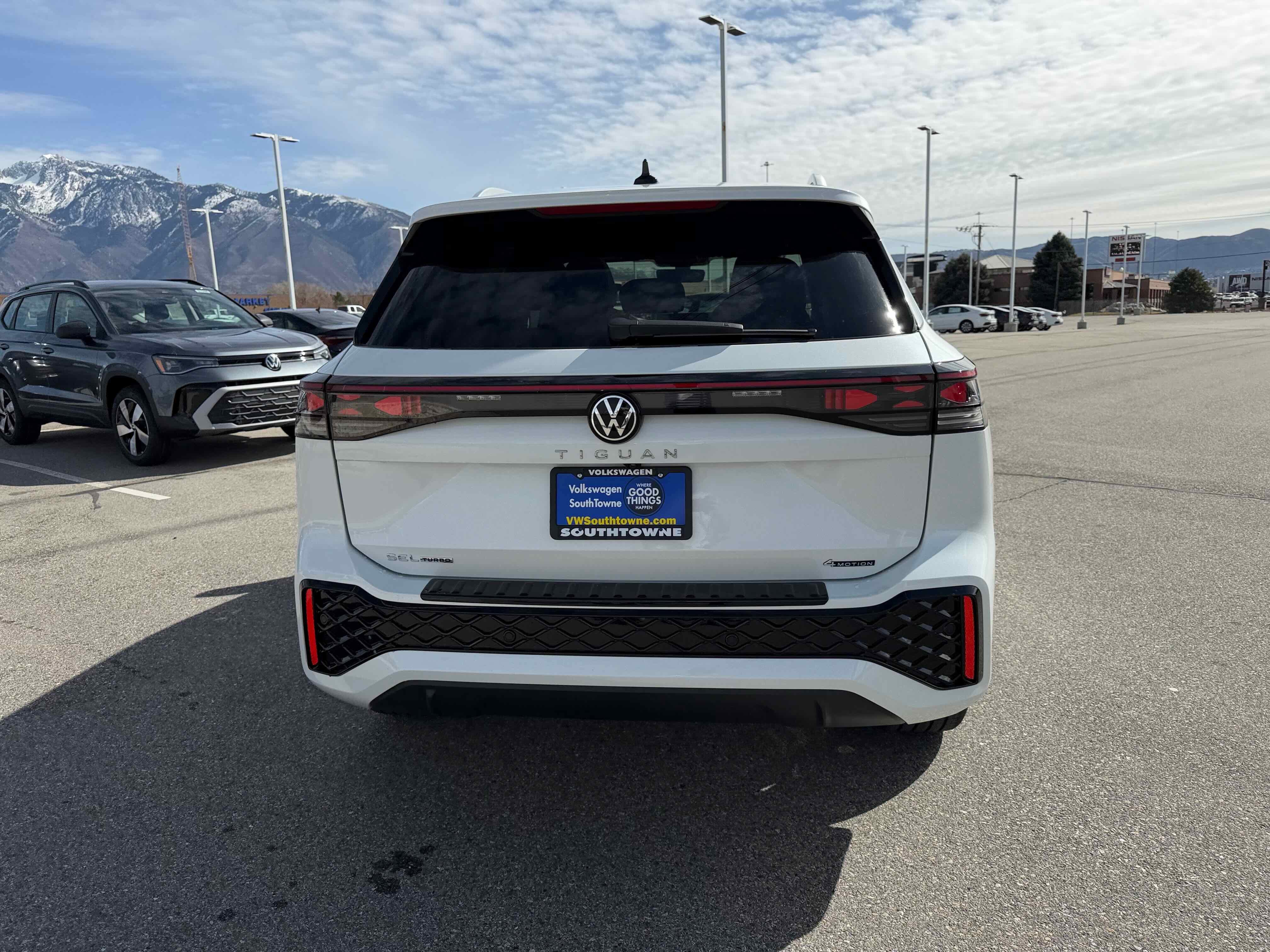 2026 Volkswagen Tiguan SEL R-Line Turbo