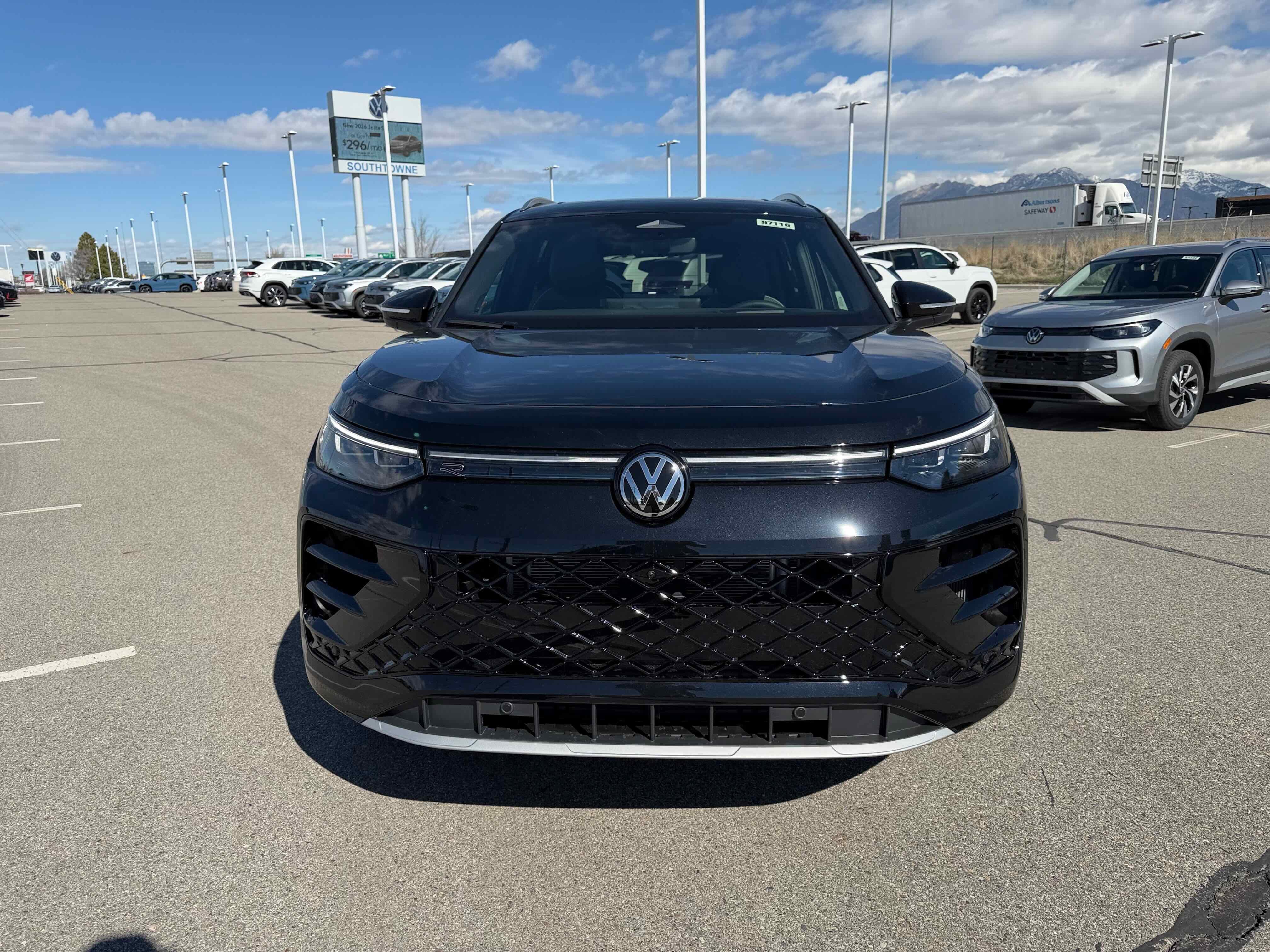 2026 Volkswagen Tiguan SEL R-Line Turbo