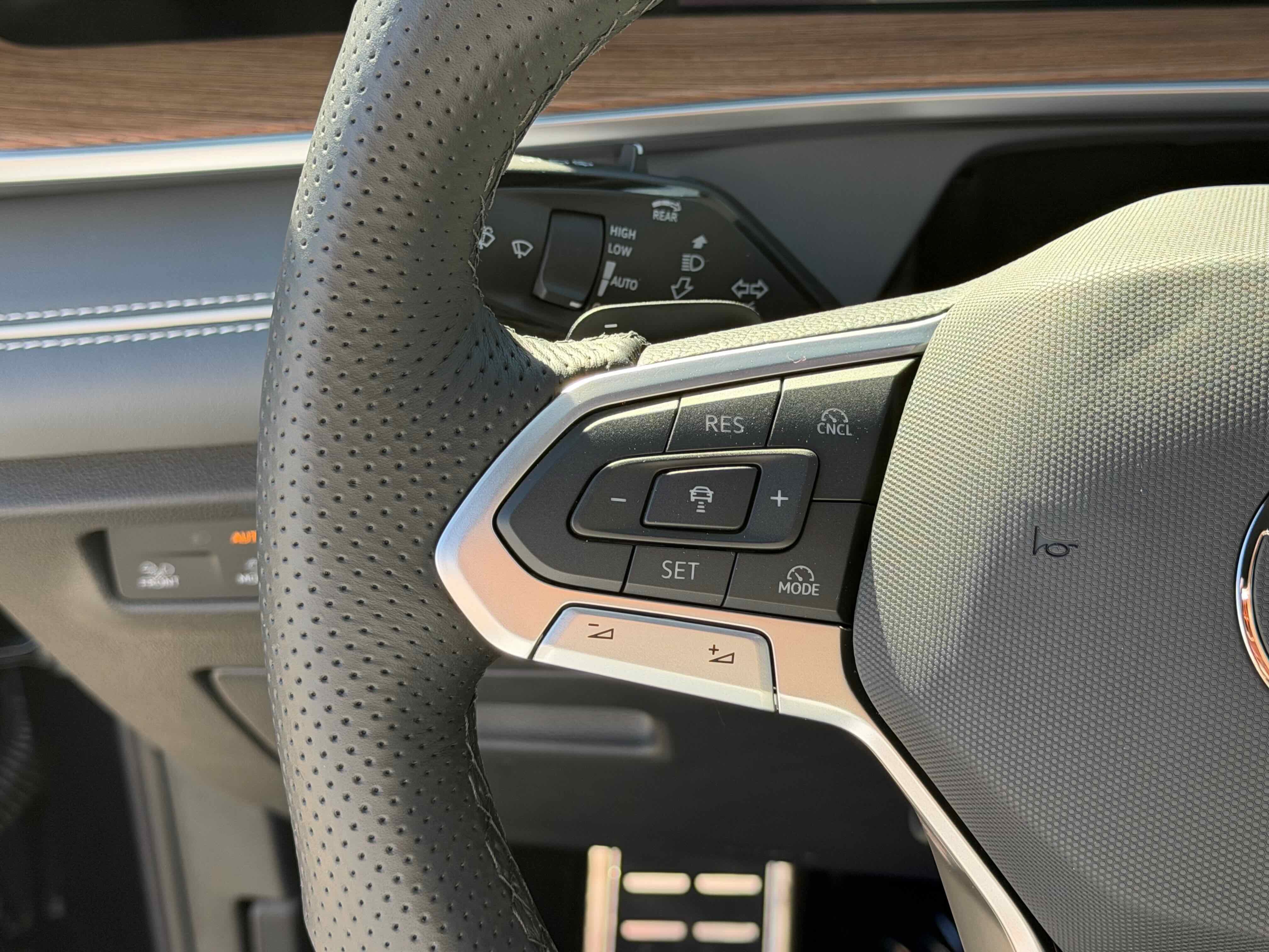 2026 Volkswagen Tiguan SEL R-Line Turbo