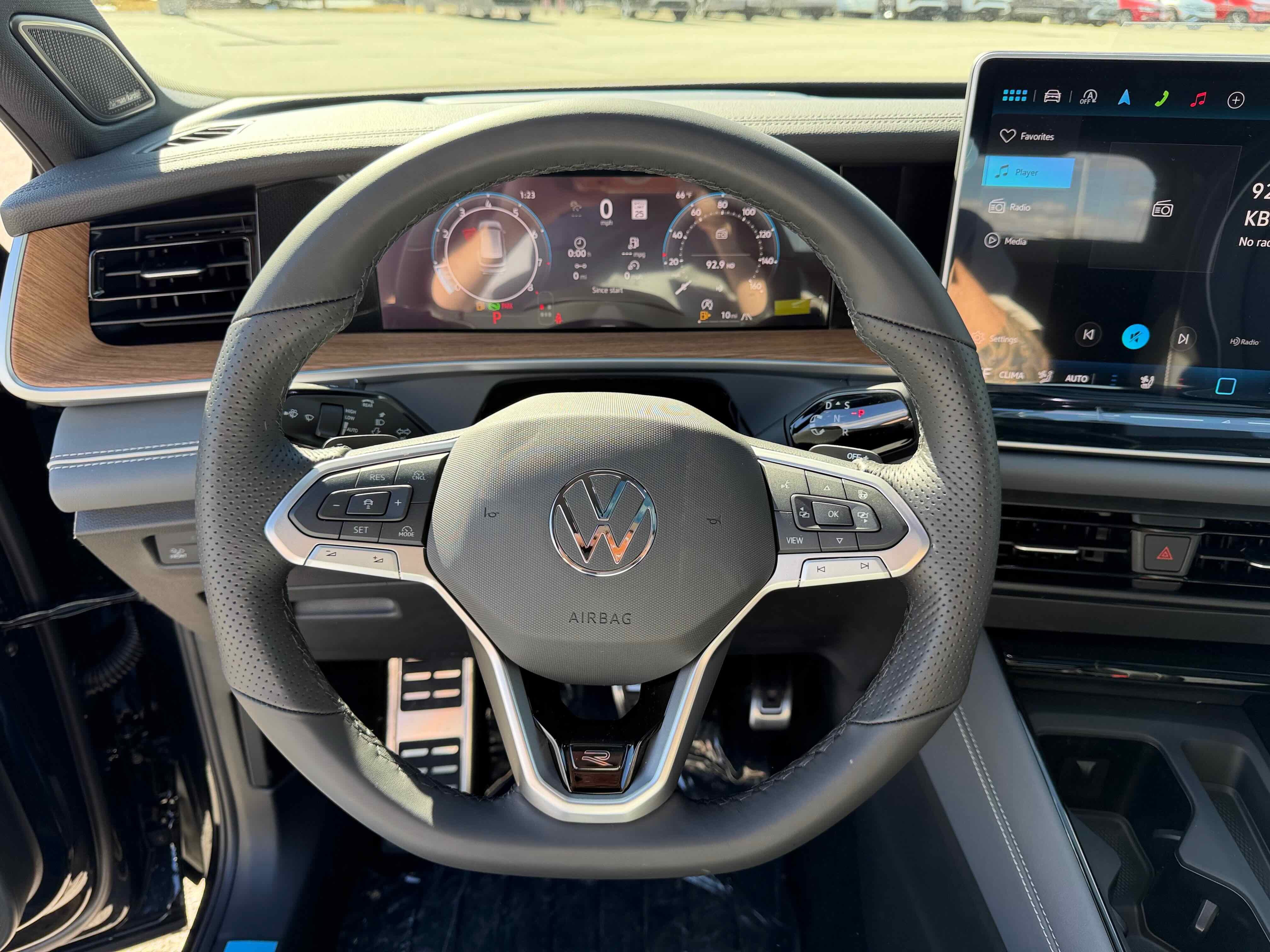 2026 Volkswagen Tiguan SEL R-Line Turbo