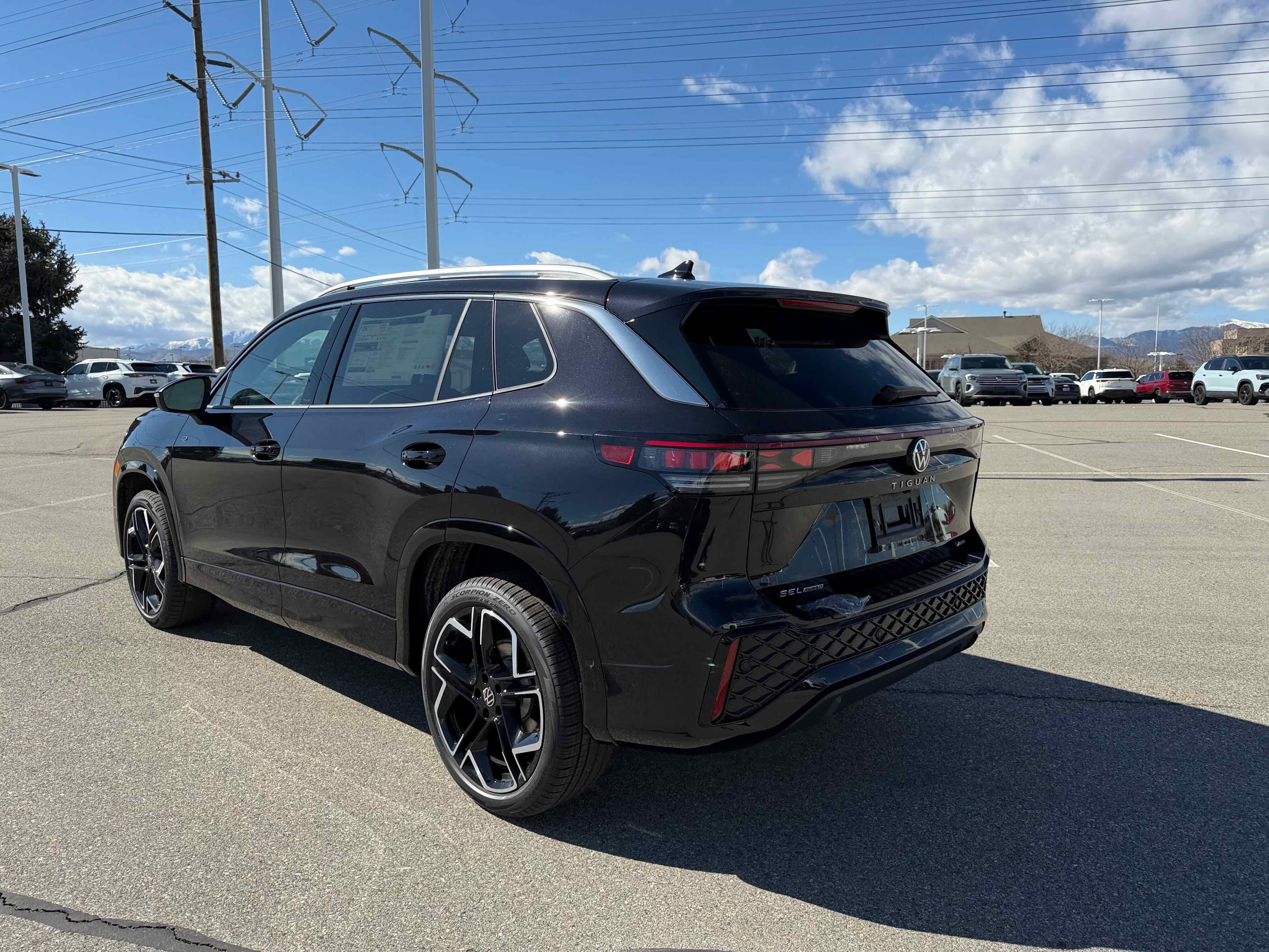 2026 Volkswagen Tiguan SEL R-Line Turbo