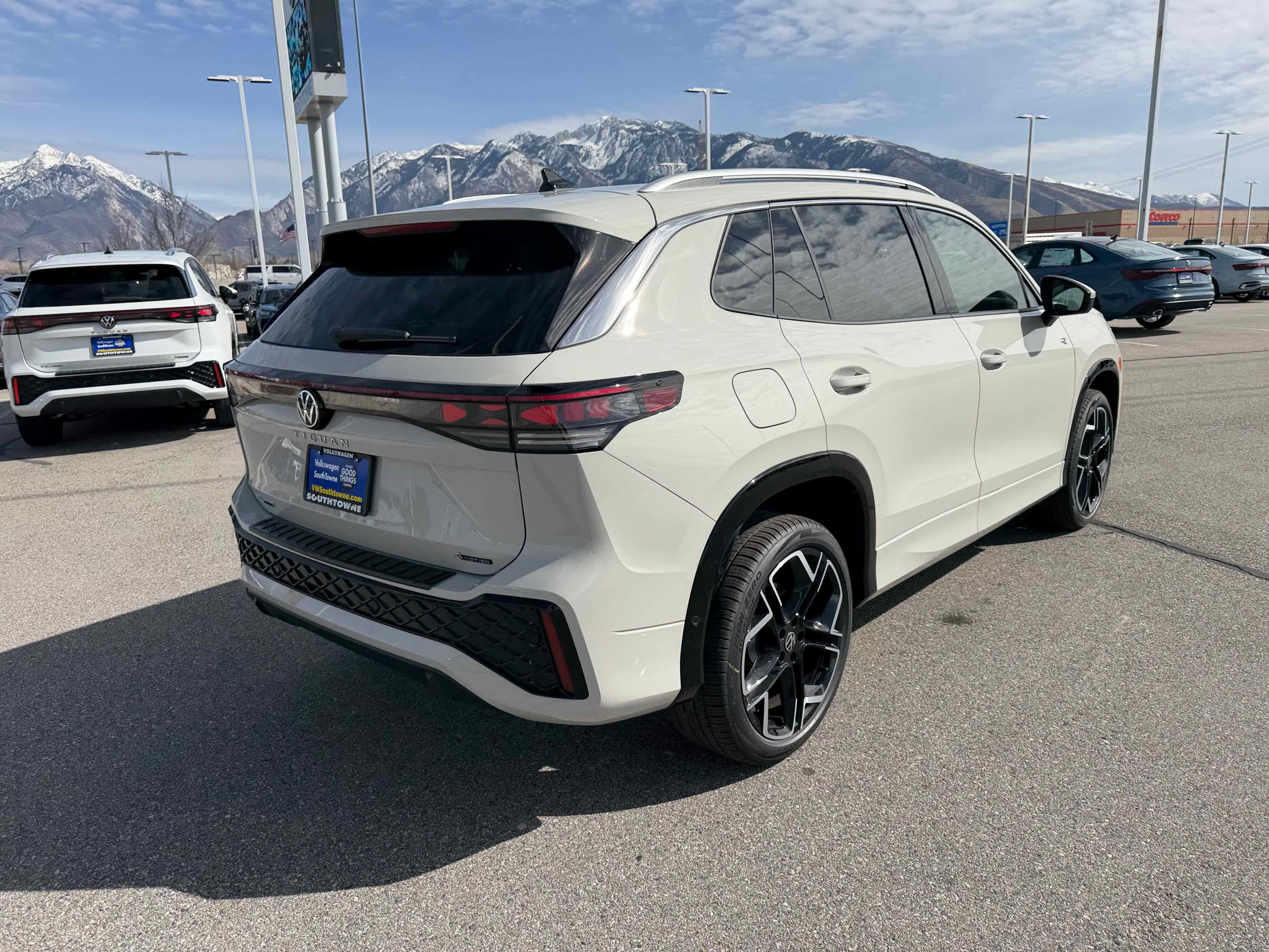 2026 Volkswagen Tiguan SEL R-Line Turbo