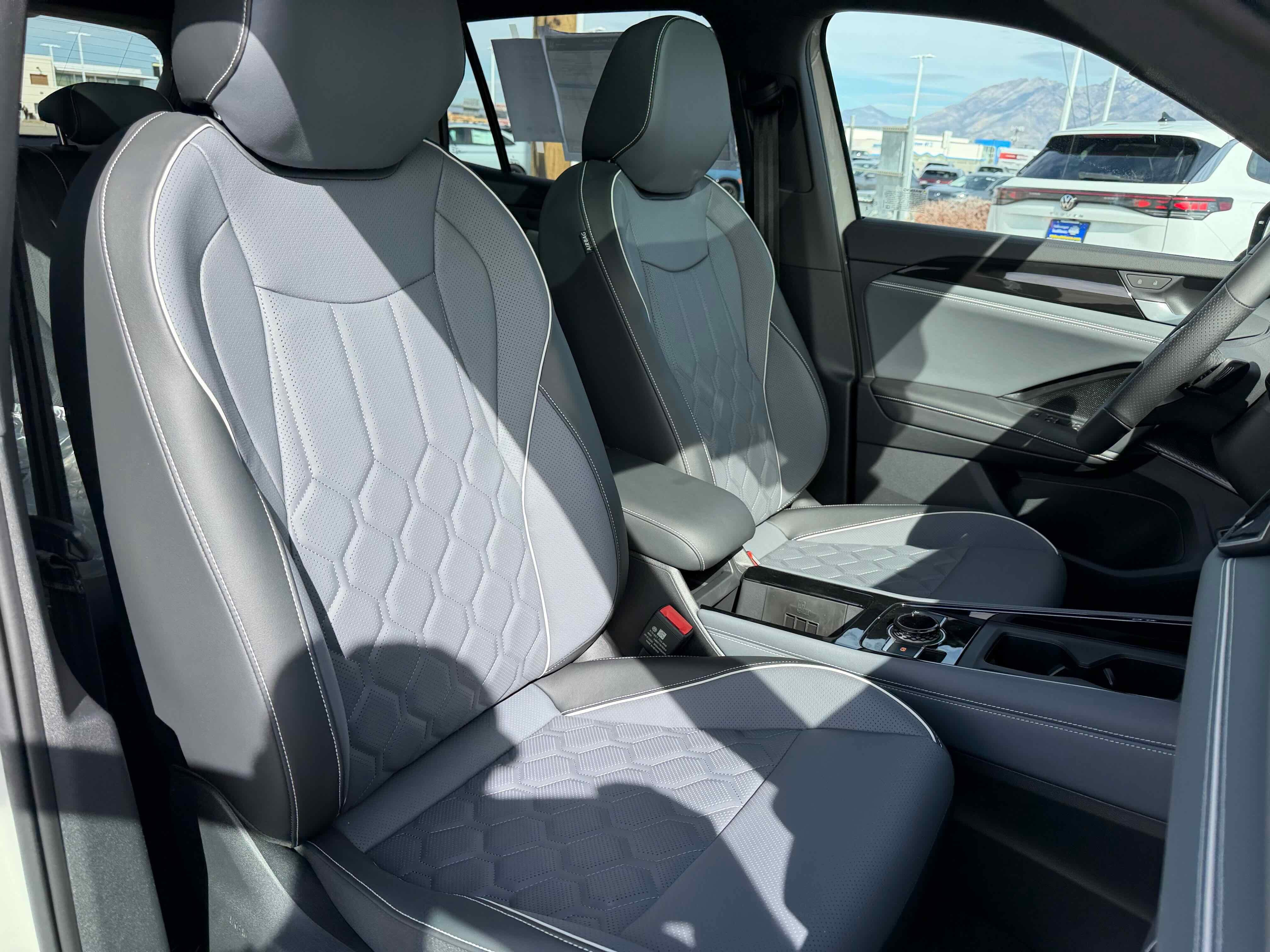 2026 Volkswagen Tiguan SEL R-Line Turbo