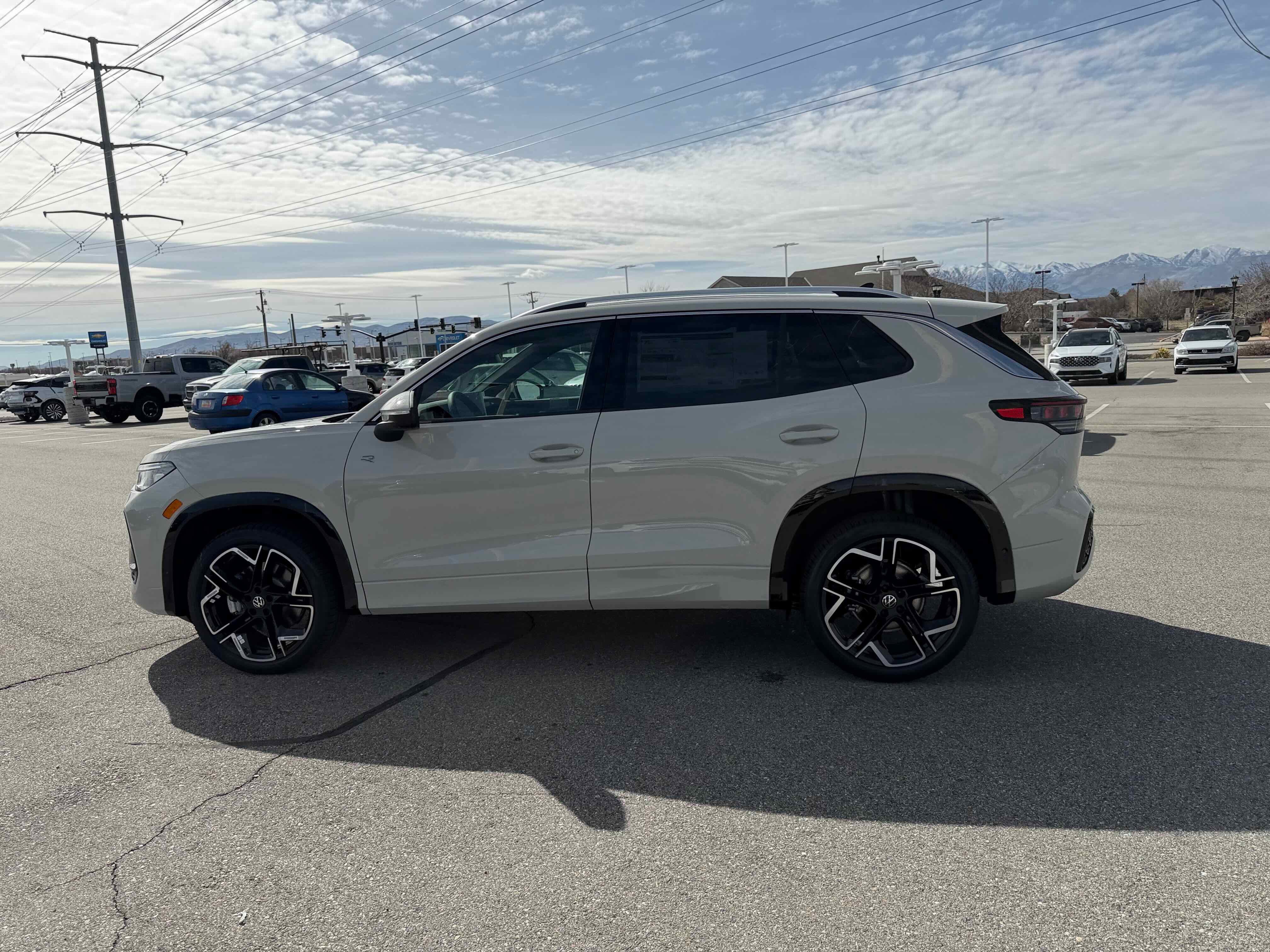 2026 Volkswagen Tiguan SEL R-Line Turbo