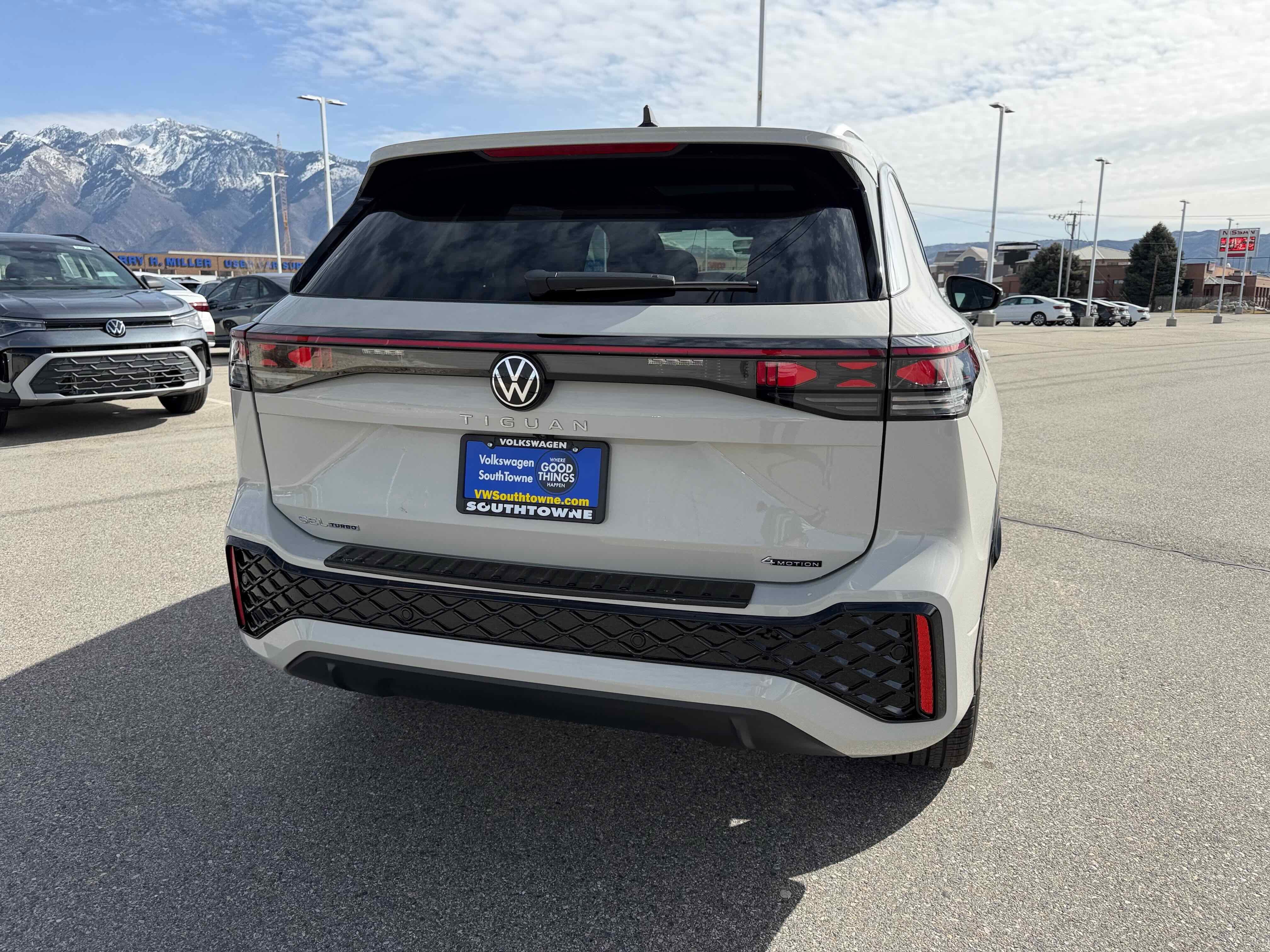 2026 Volkswagen Tiguan SEL R-Line Turbo