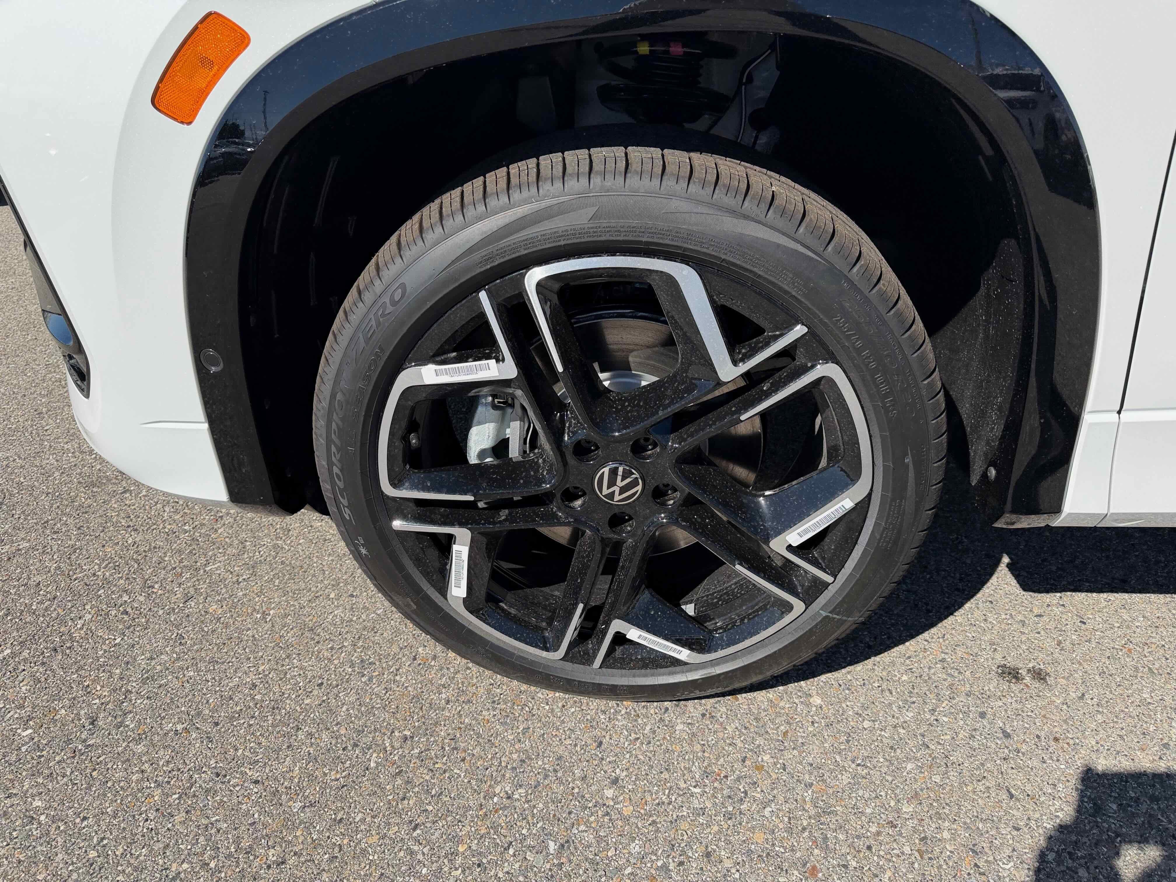 2026 Volkswagen Tiguan SEL R-Line Turbo