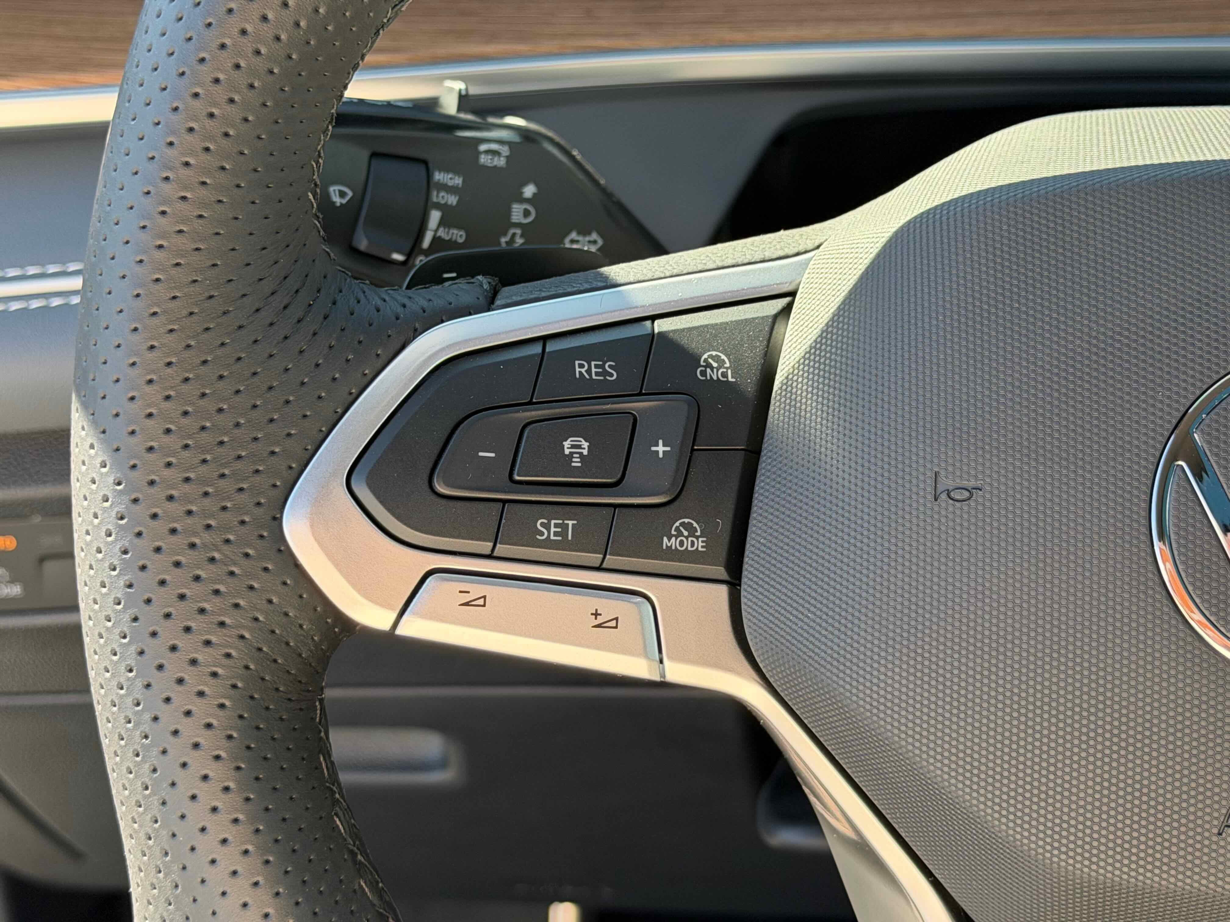 2026 Volkswagen Tiguan SEL R-Line Turbo