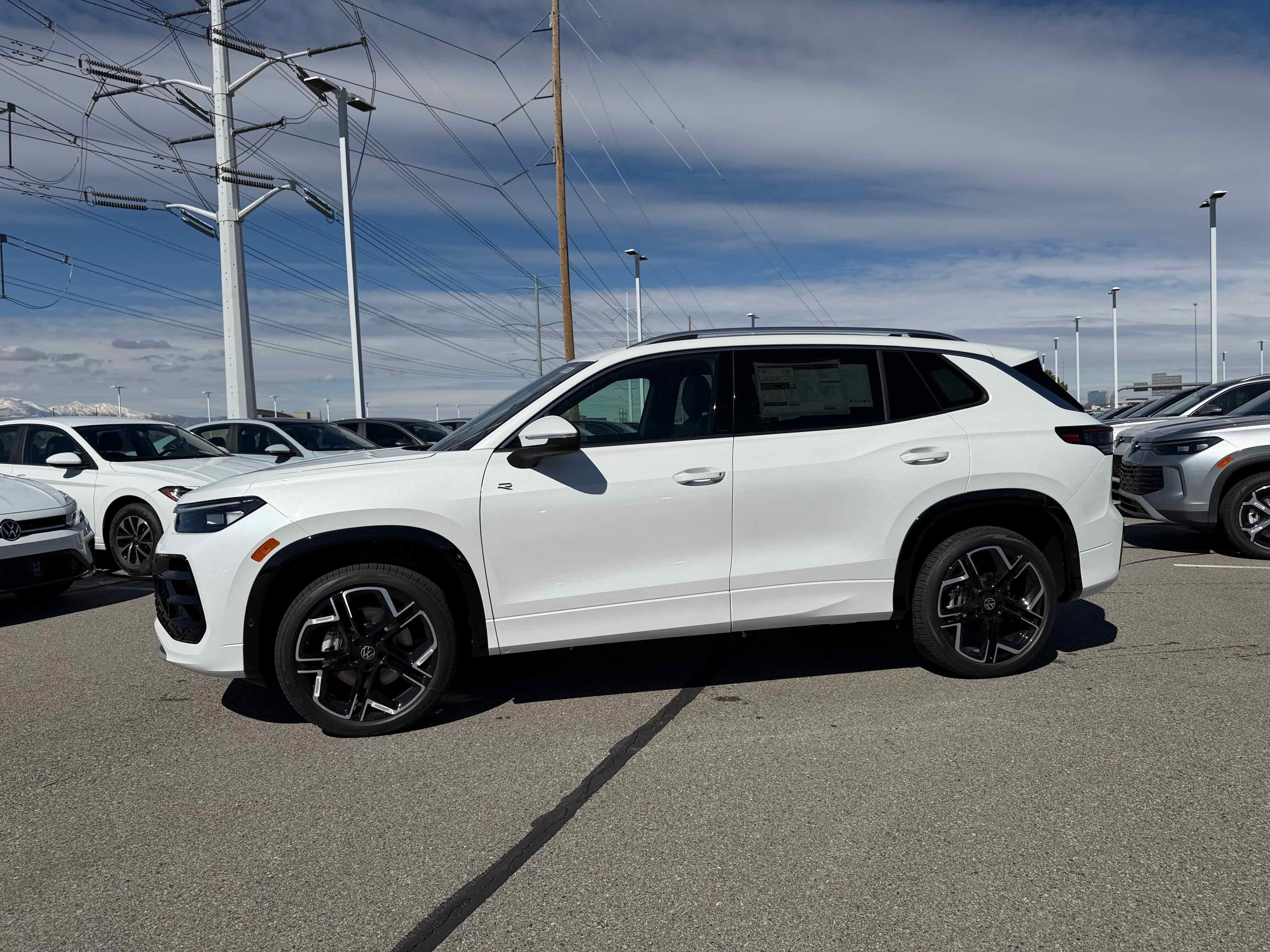 2026 Volkswagen Tiguan SEL R-Line Turbo