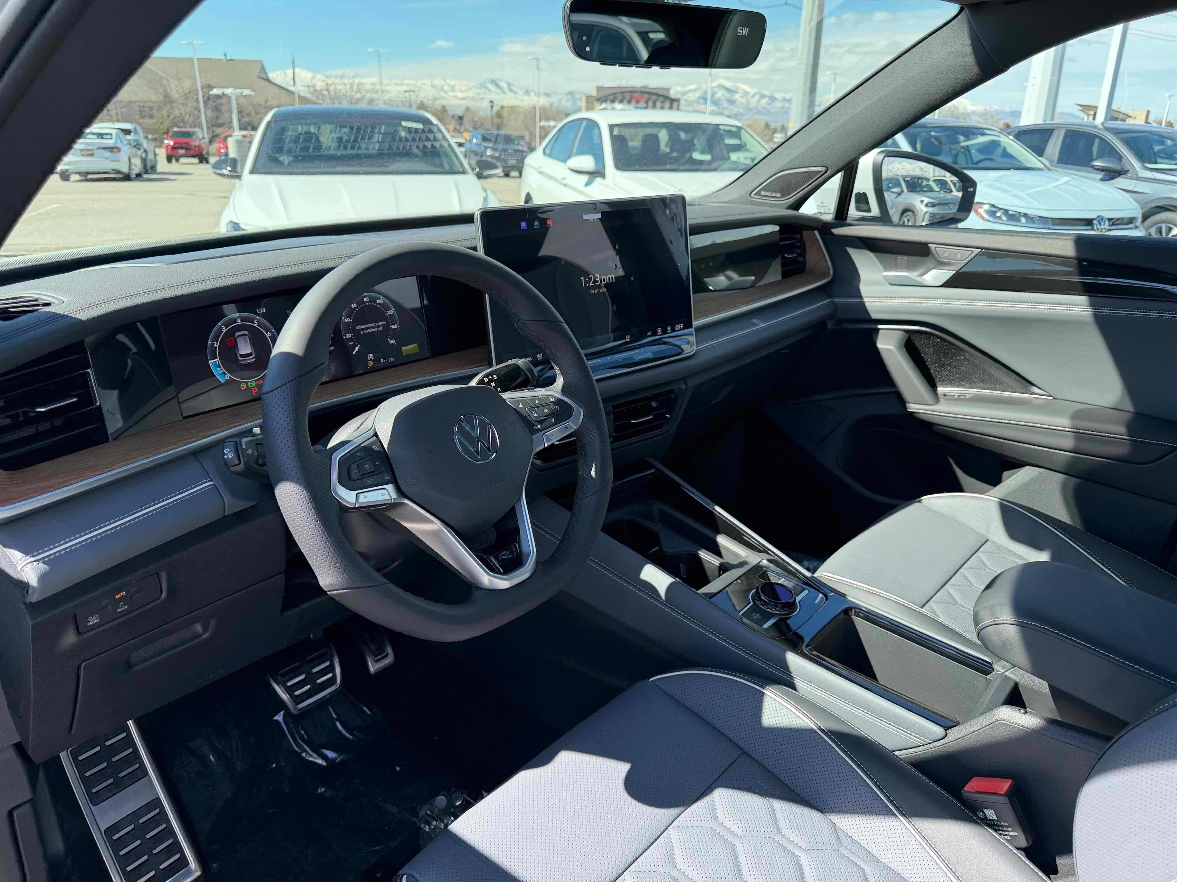 2026 Volkswagen Tiguan SEL R-Line Turbo