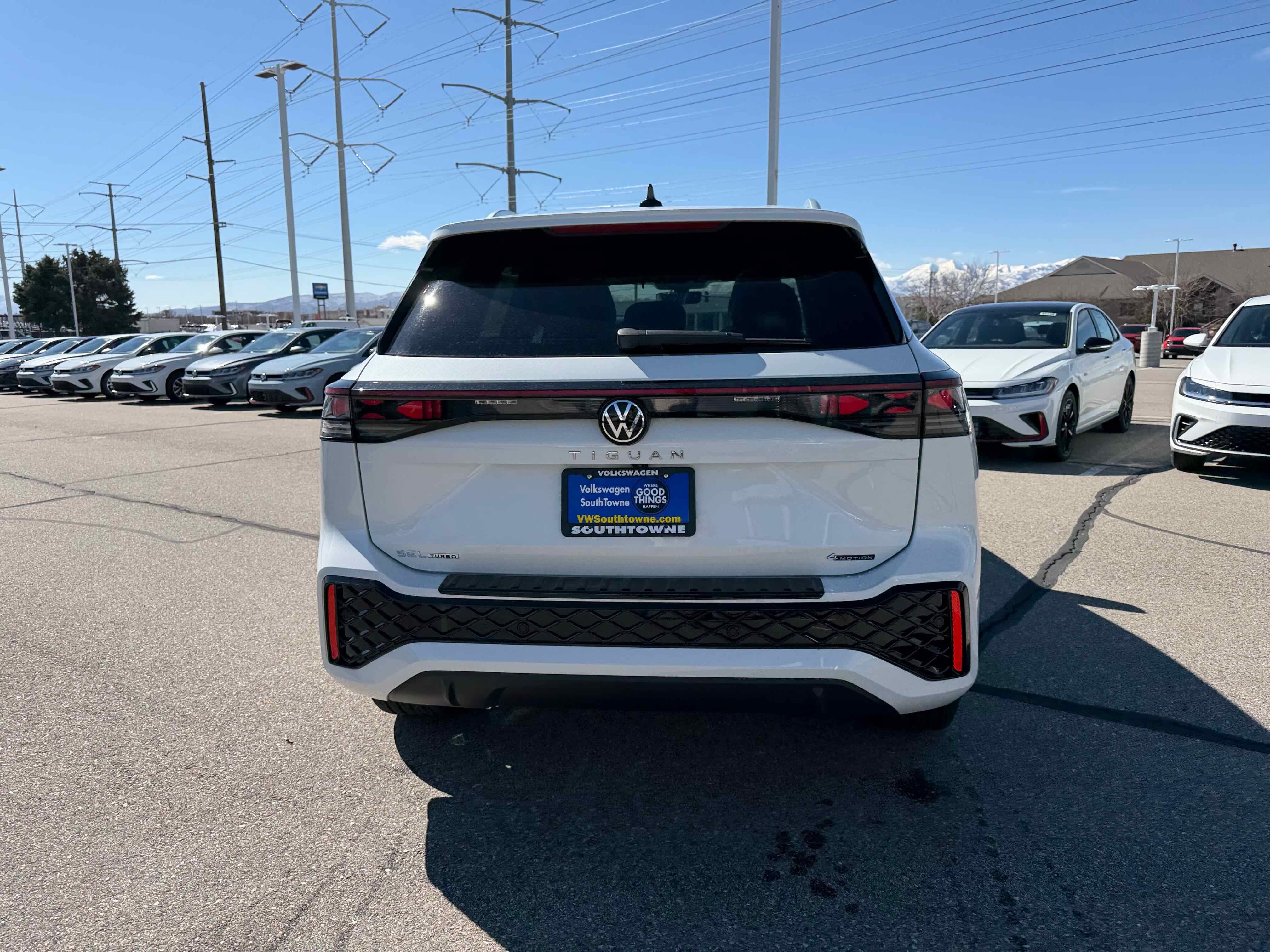 2026 Volkswagen Tiguan SEL R-Line Turbo