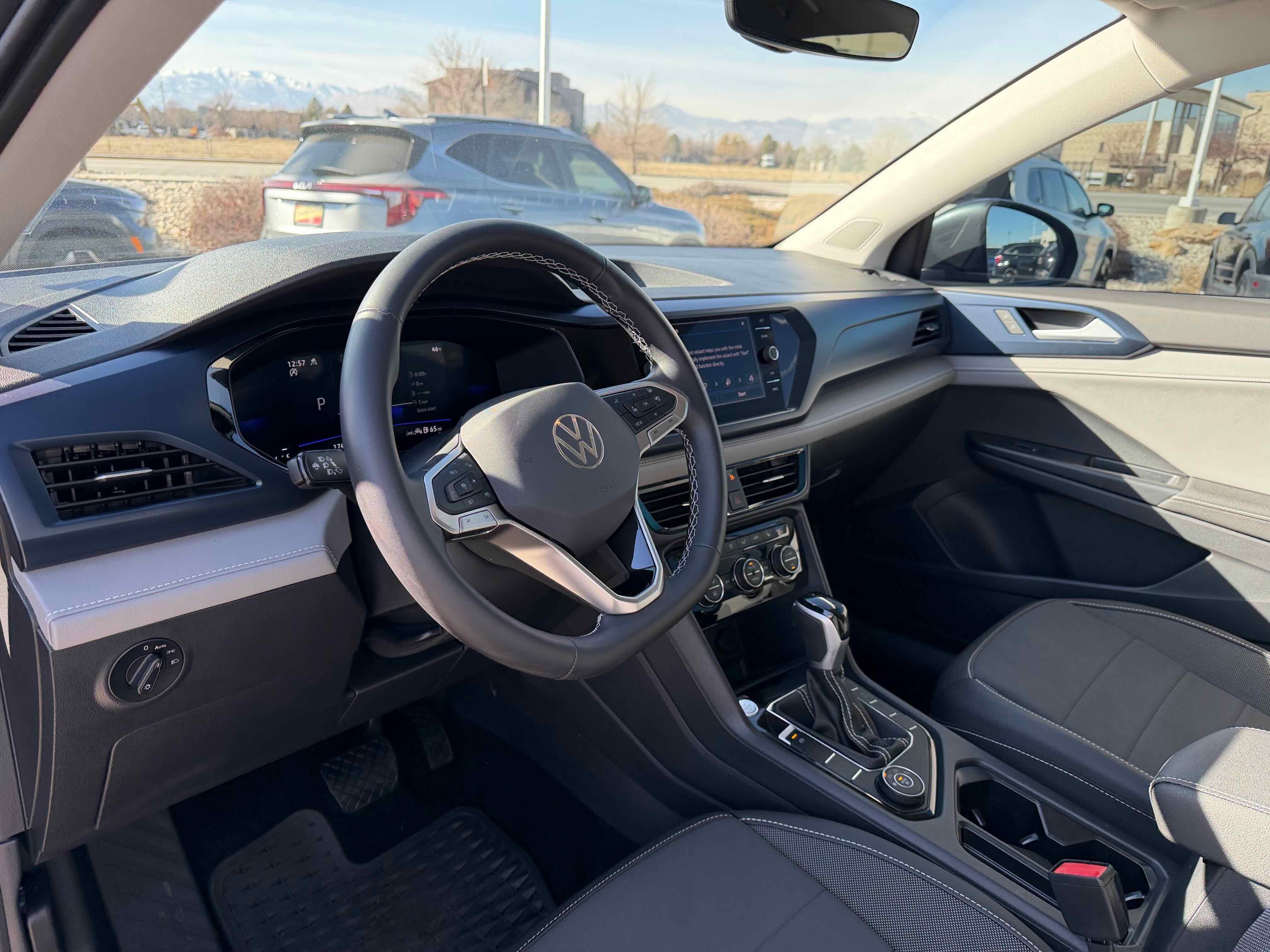 2024 Volkswagen Taos SE