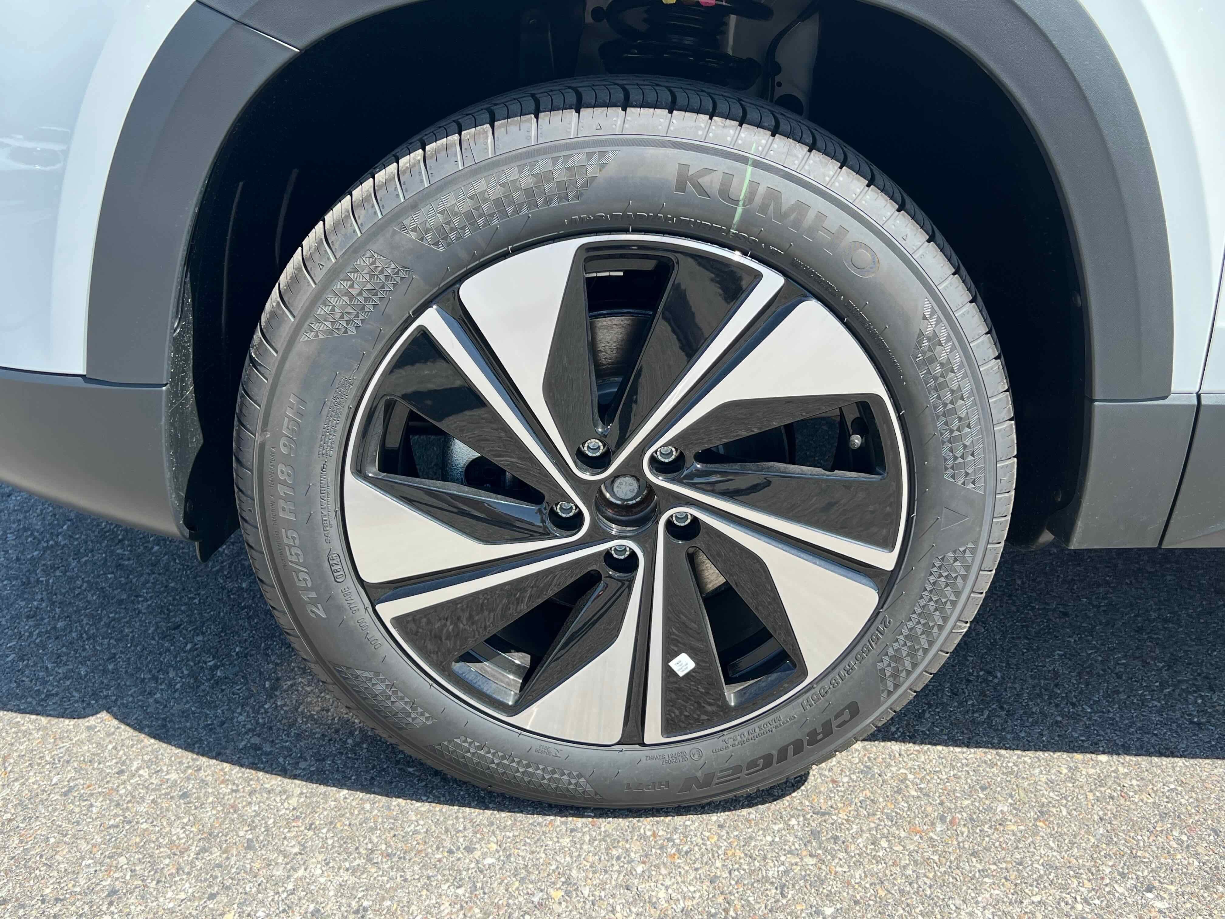 2025 Volkswagen Taos SE