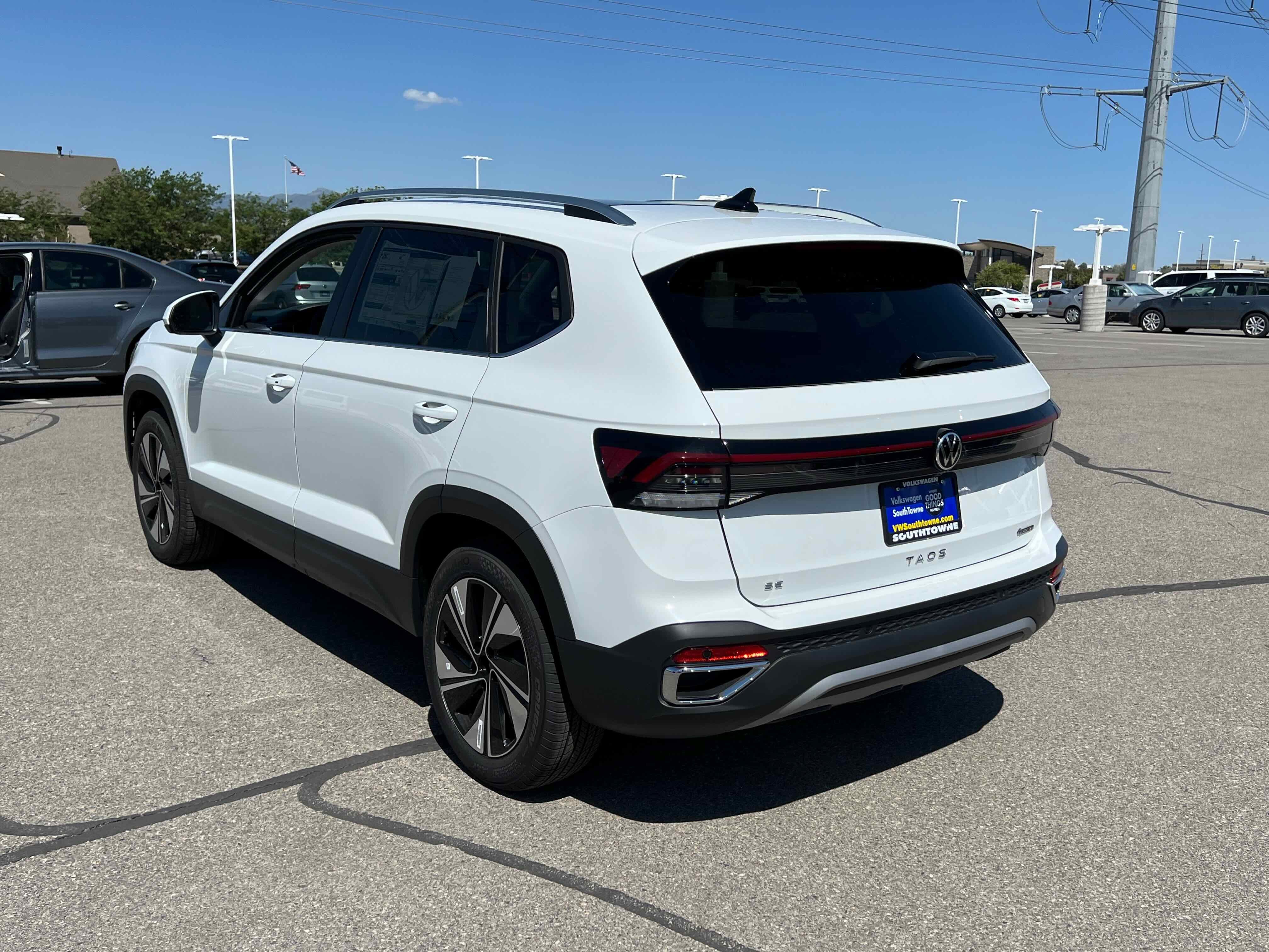 2025 Volkswagen Taos SE