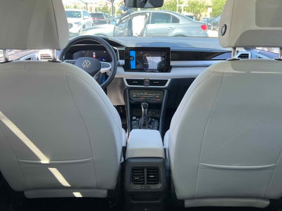 2025 Volkswagen Taos SE