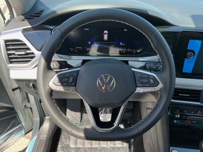 2025 Volkswagen Taos SE