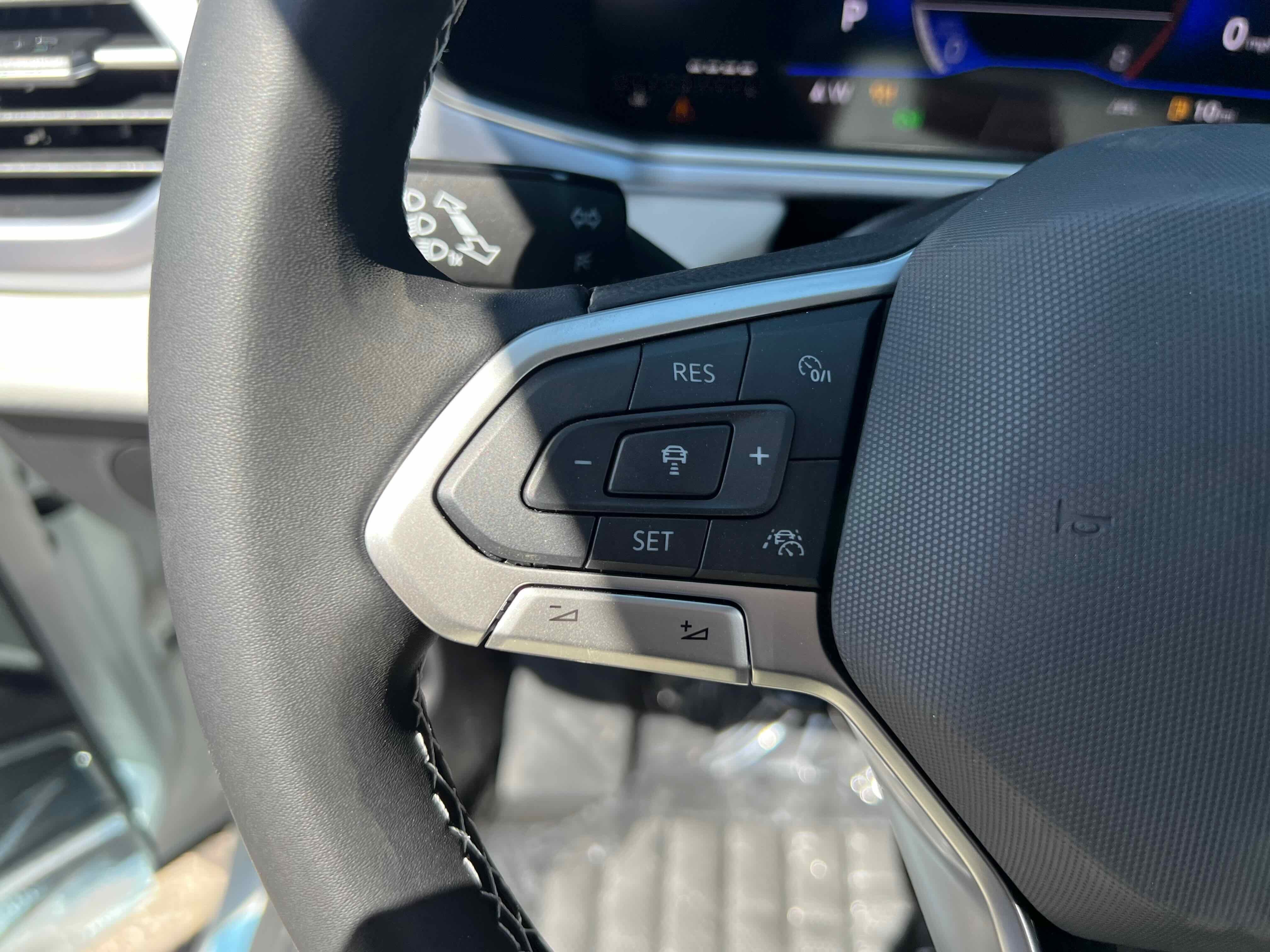 2025 Volkswagen Taos SE