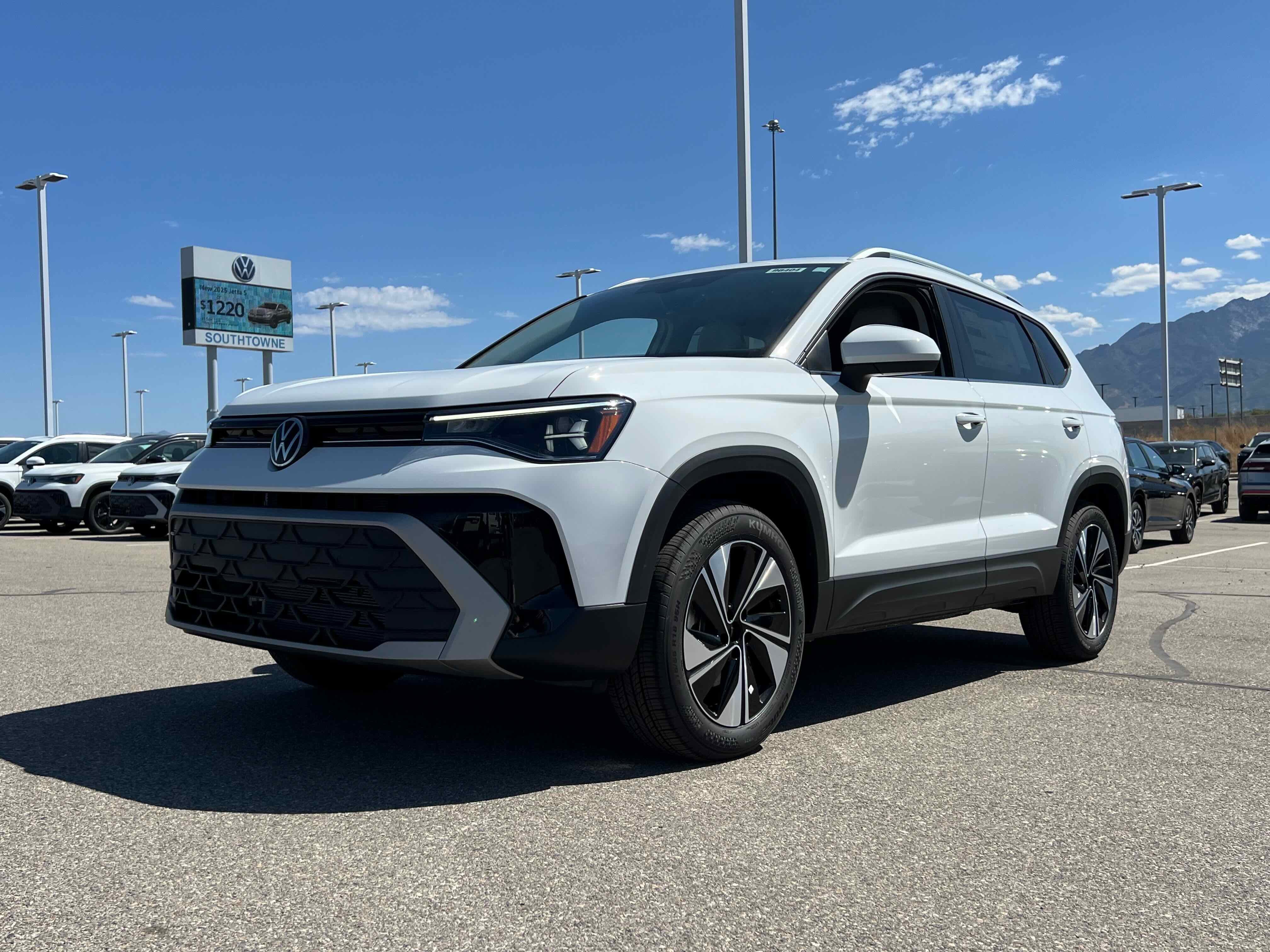 2025 Volkswagen Taos SE