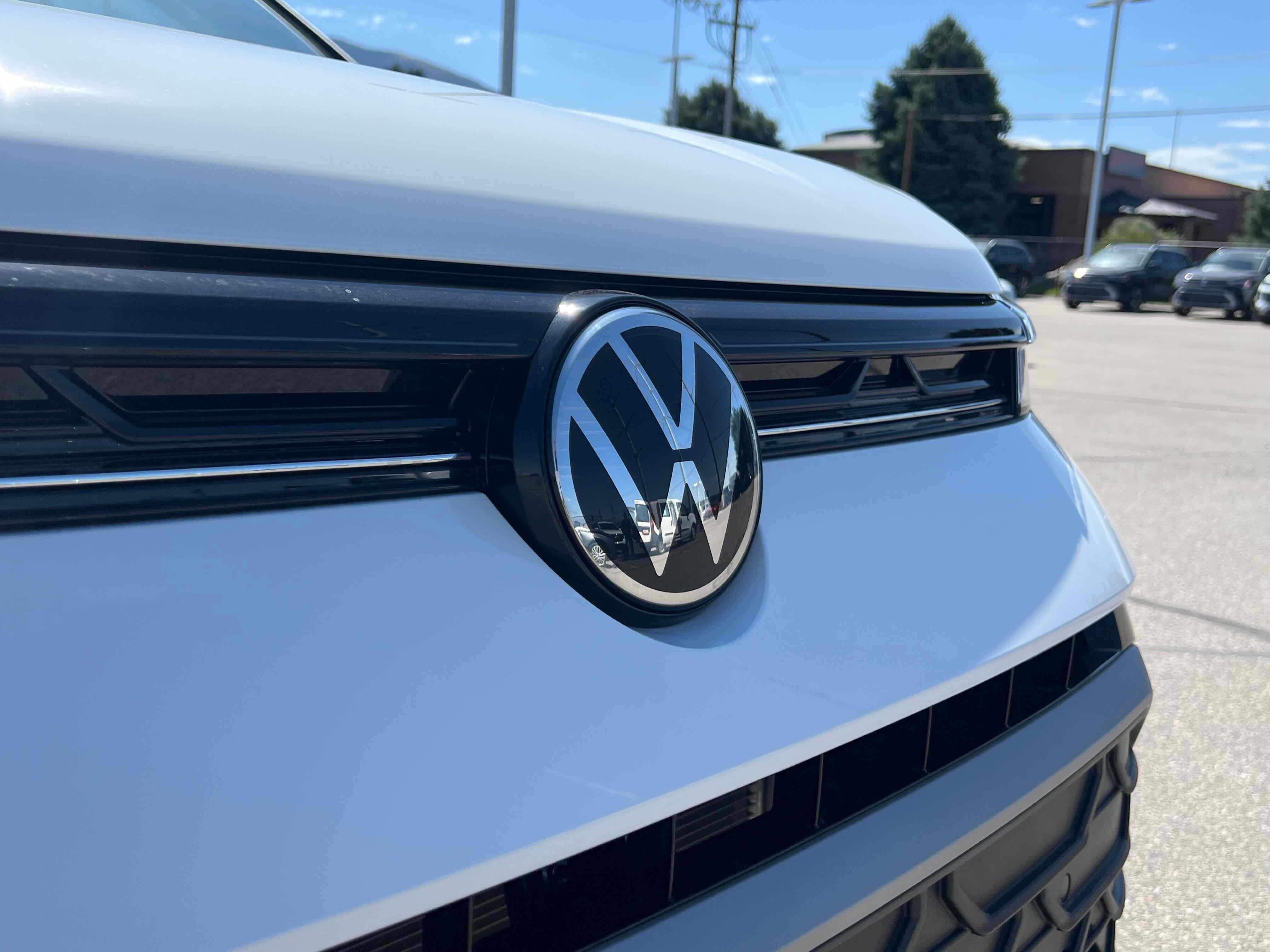 2025 Volkswagen Taos SE