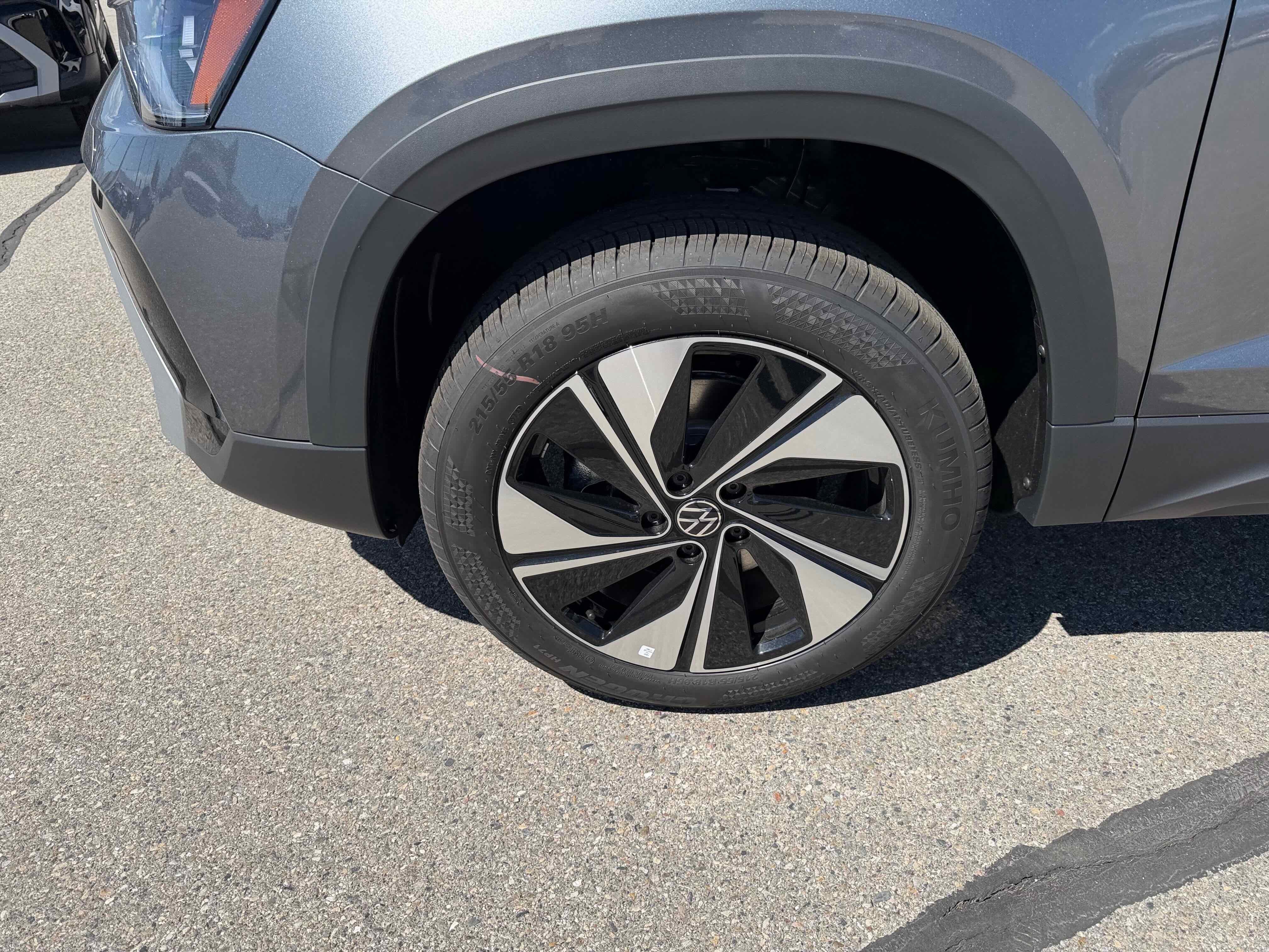 2026 Volkswagen Taos SE