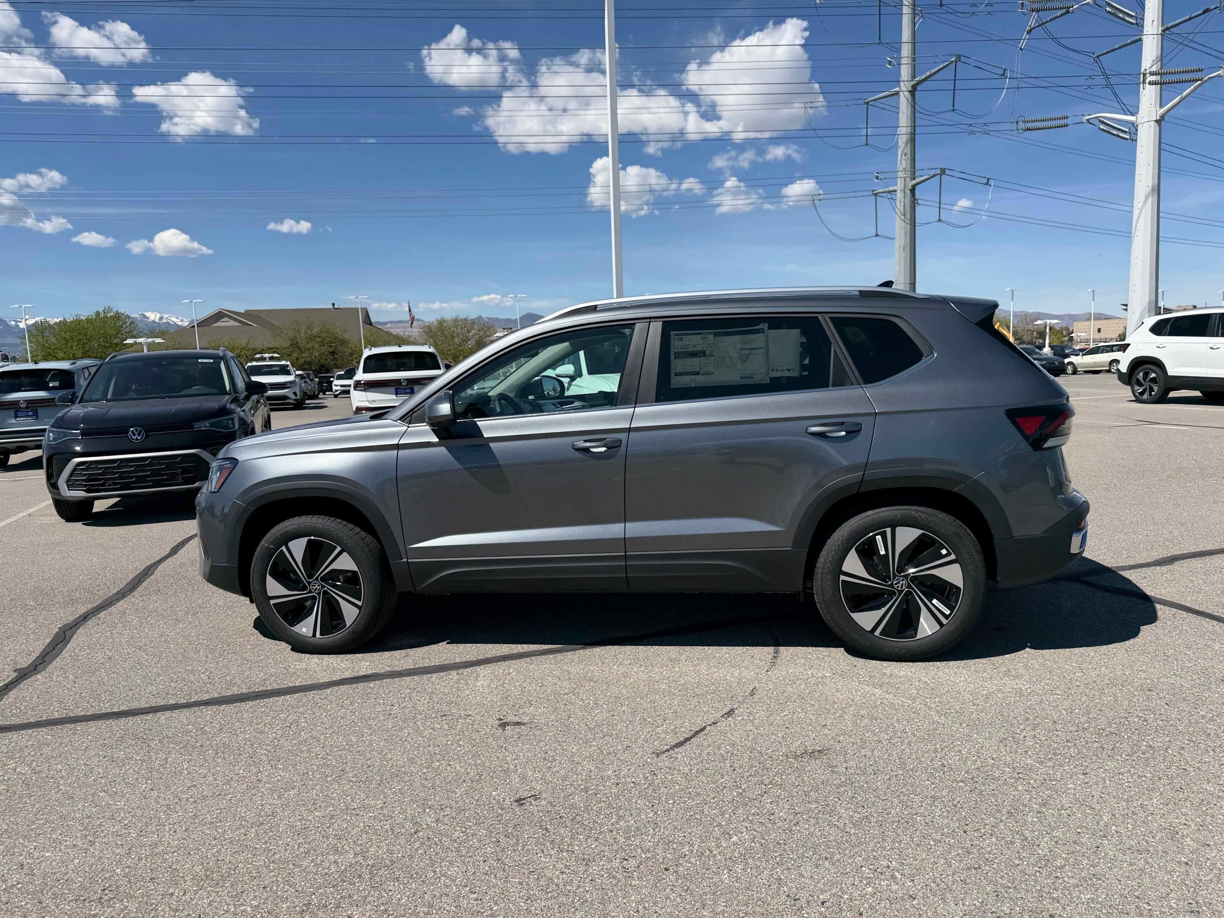 2026 Volkswagen Taos SE