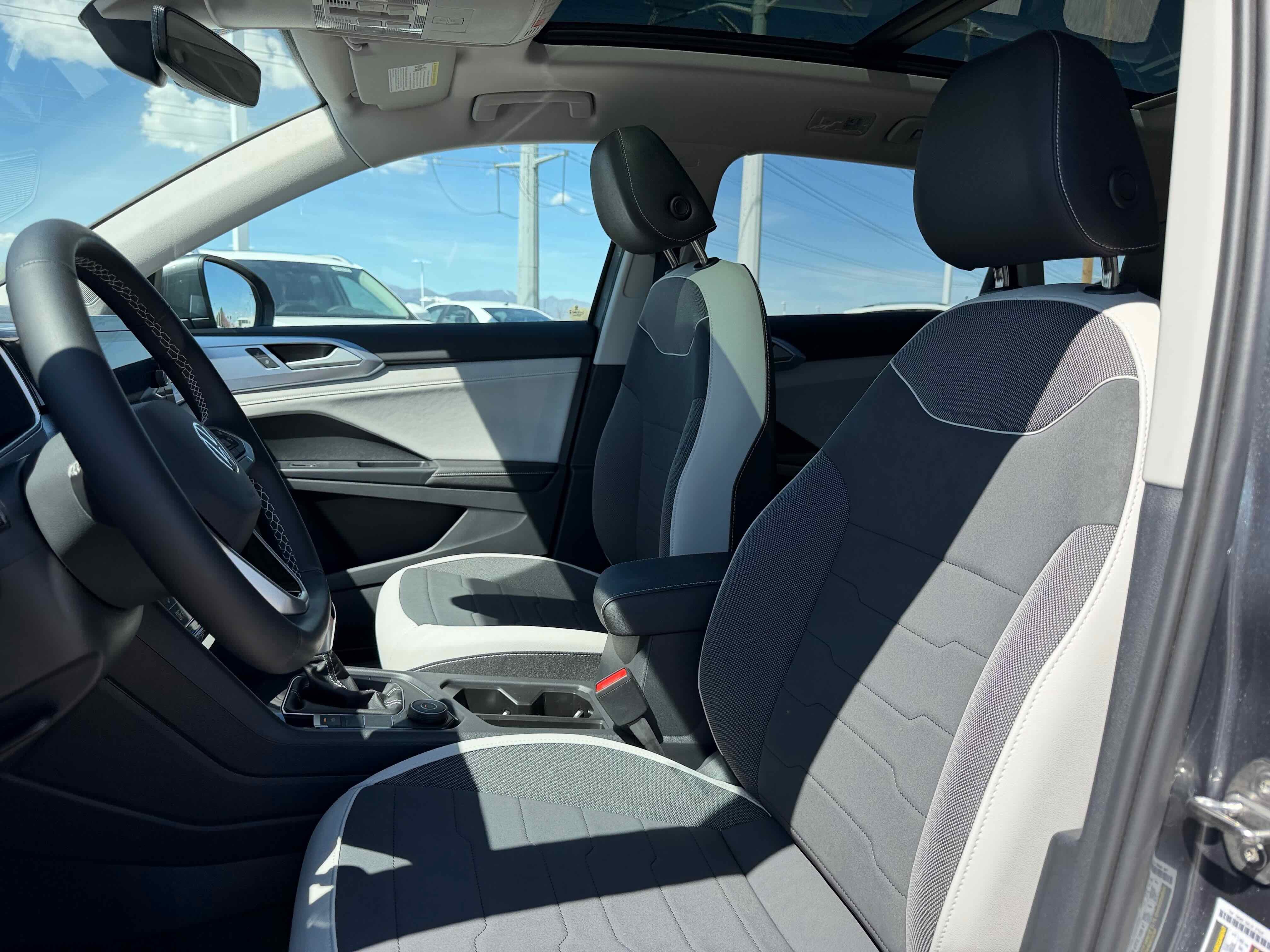 2026 Volkswagen Taos SE