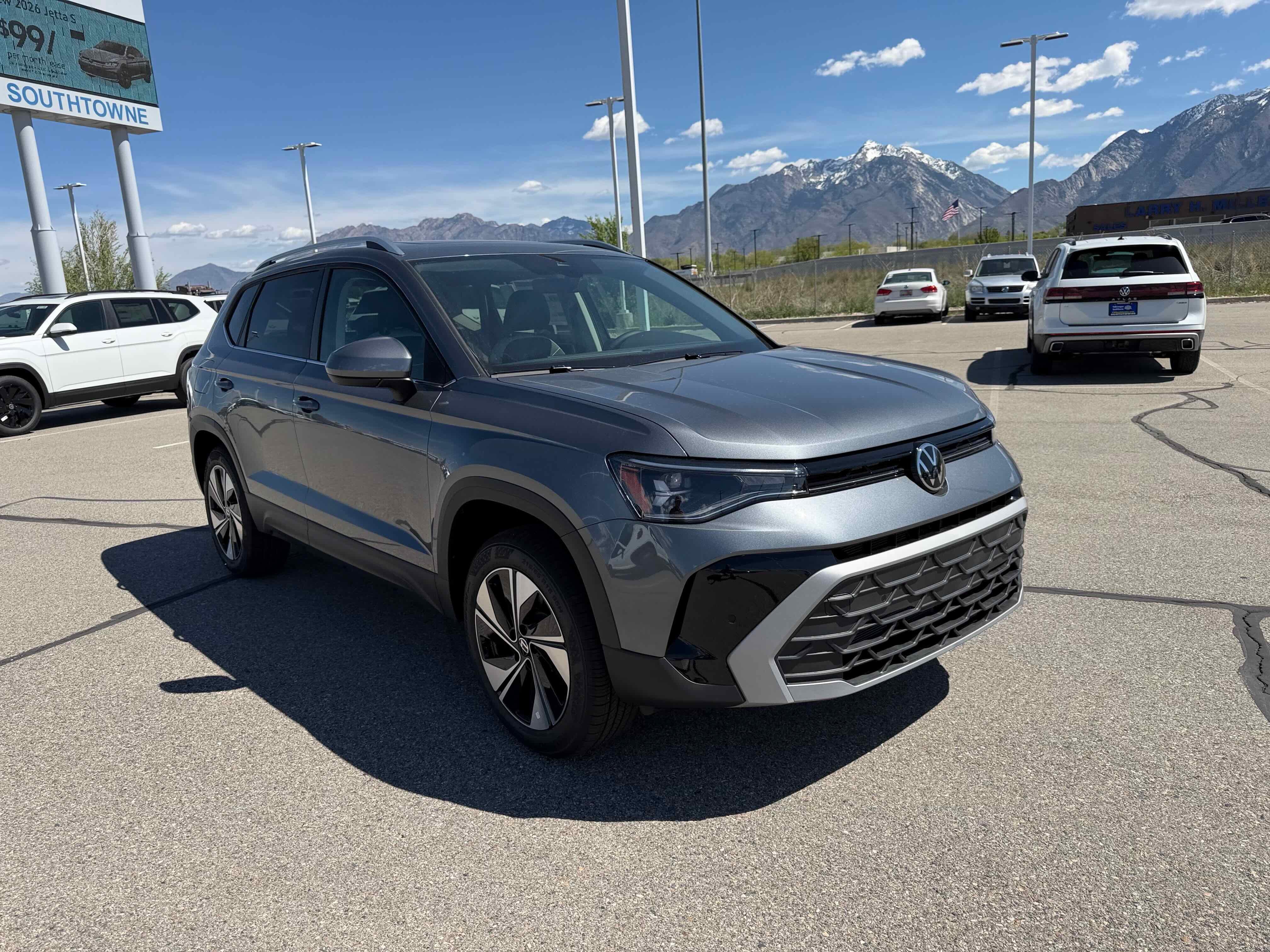 2026 Volkswagen Taos SE
